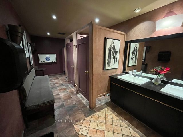 60 Walnut Street Property Photo 29