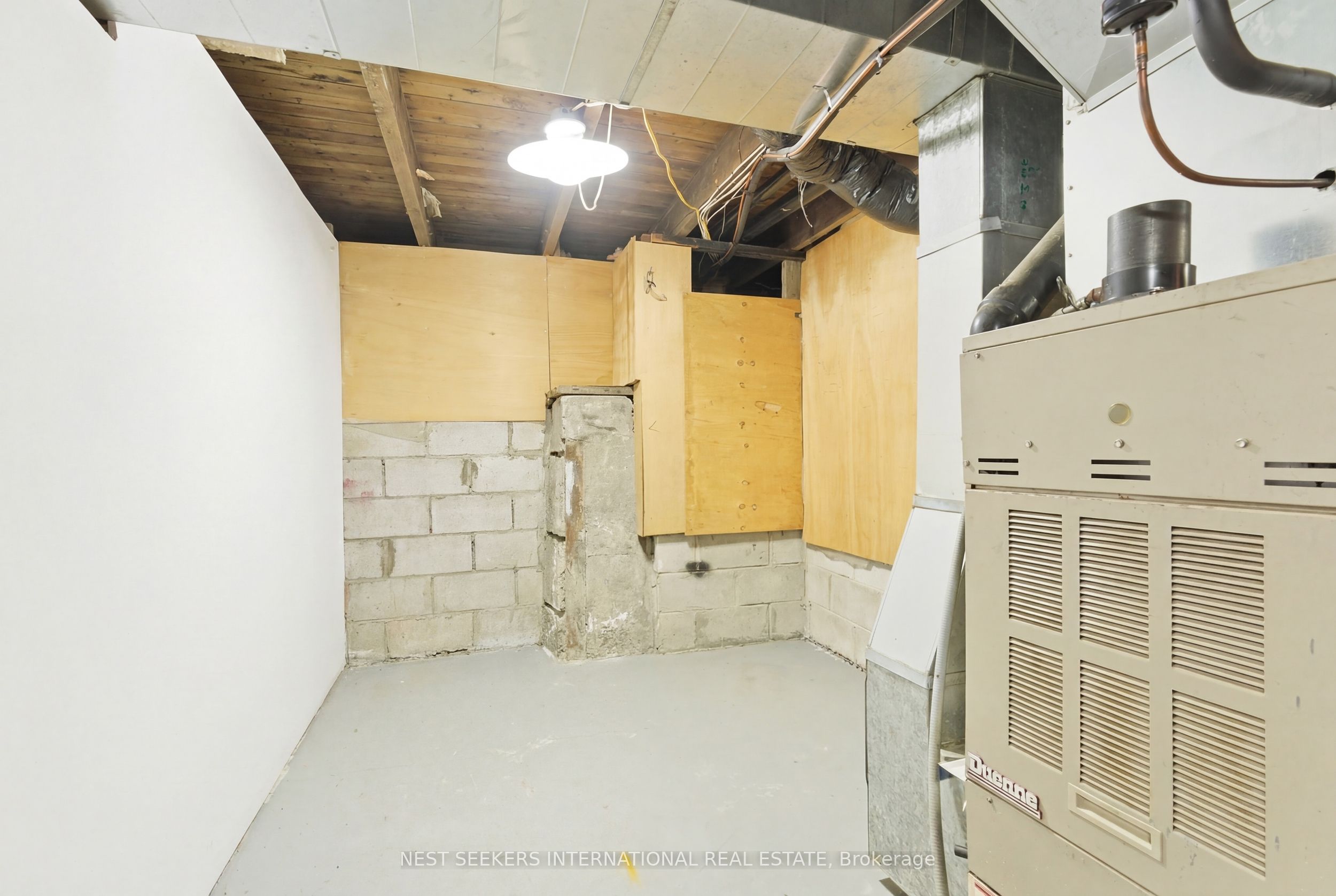 154 Niagara Falls Road Property Photo 35