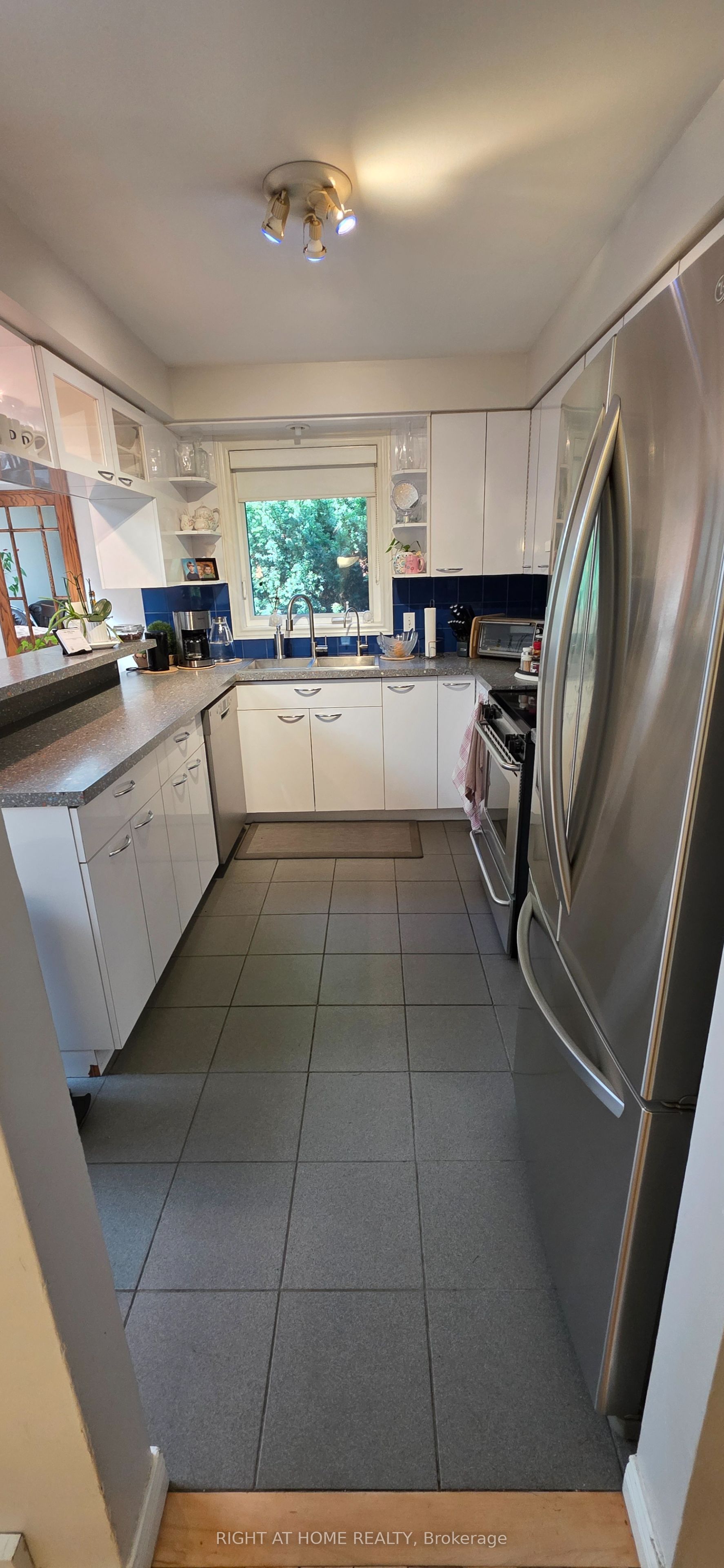 266 Gunn Avenue Property Photo 6