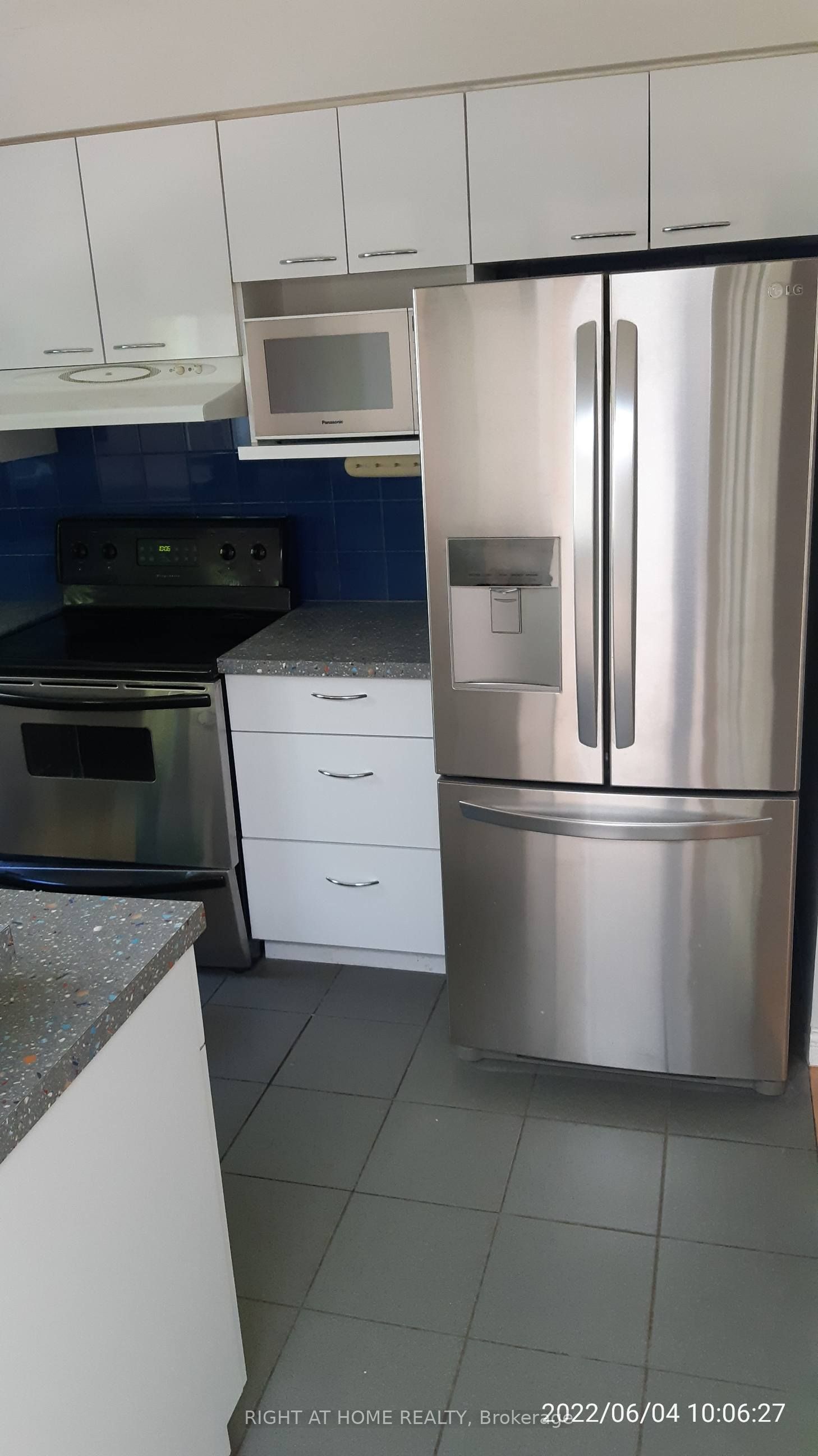 266 Gunn Avenue Property Photo 10