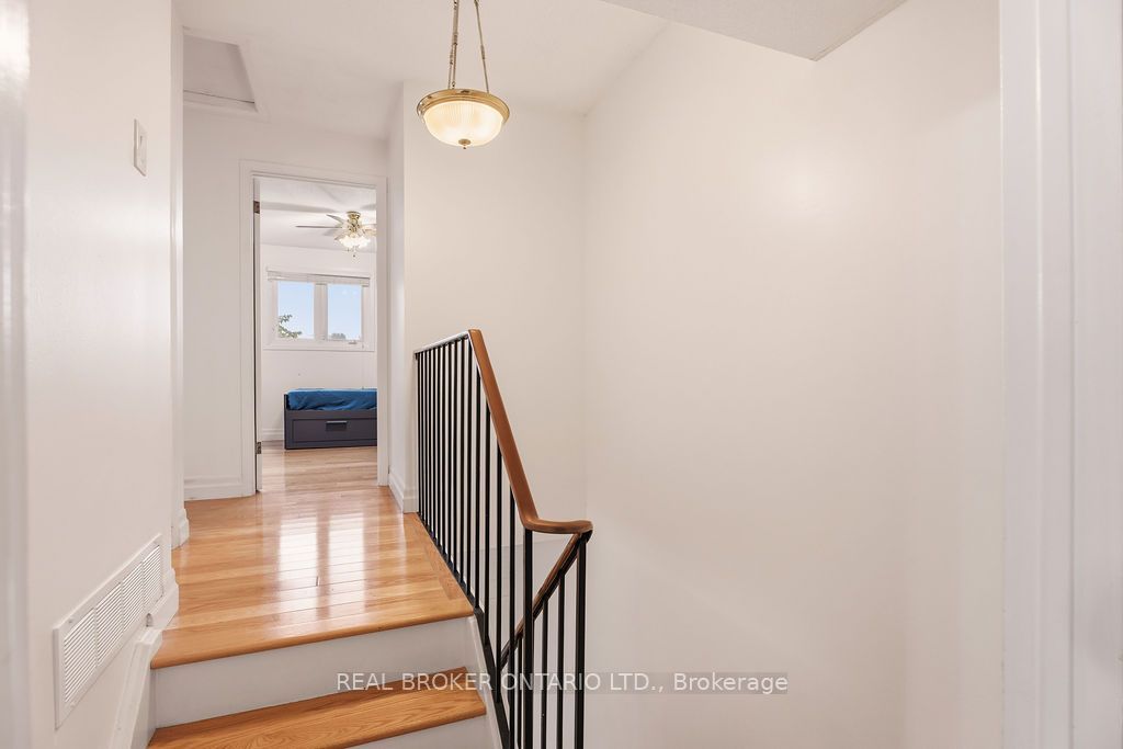 1699e Lamoureux Drive Property Photo 17