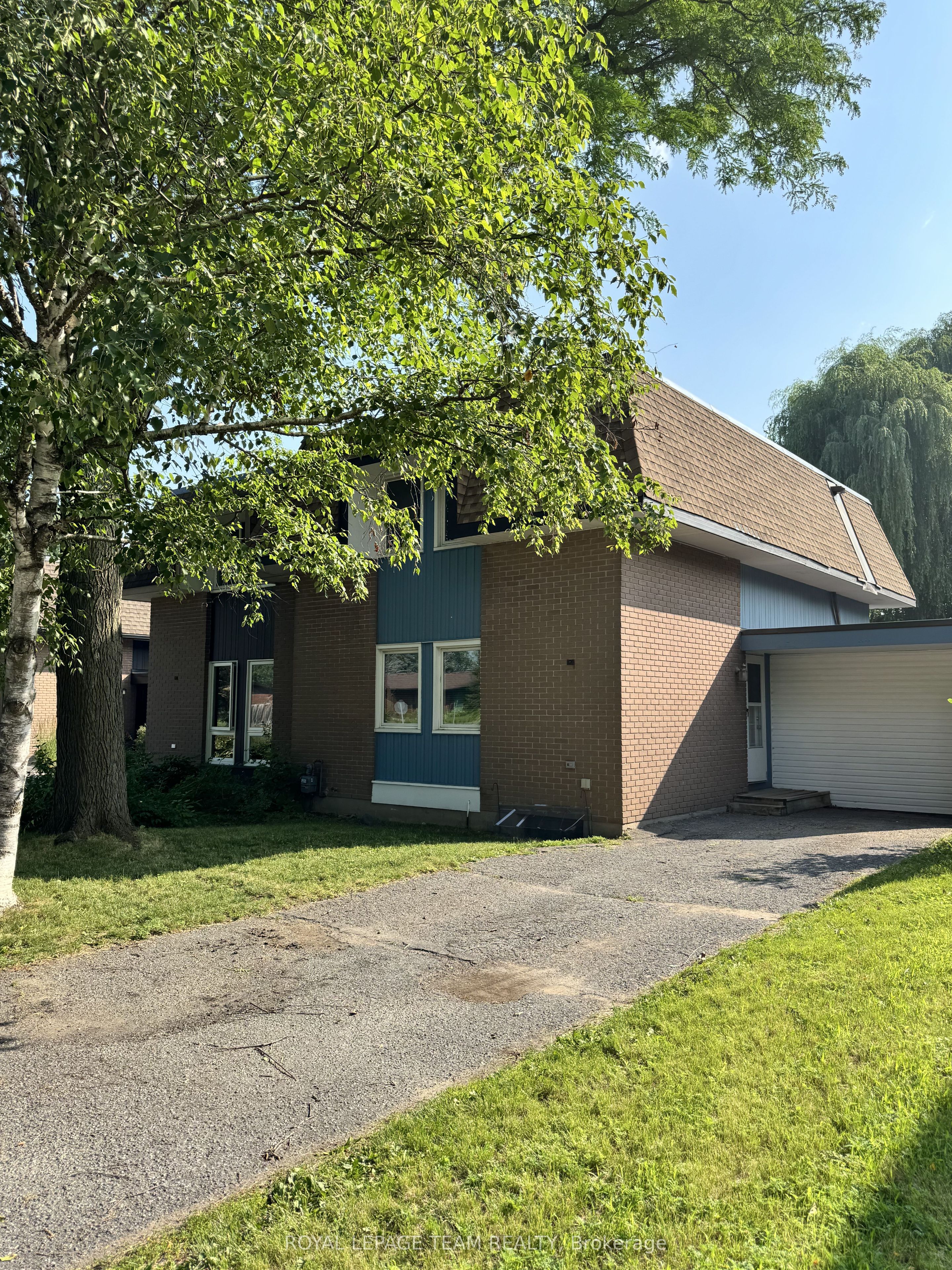 145 Penfield Drive Property Photo 1