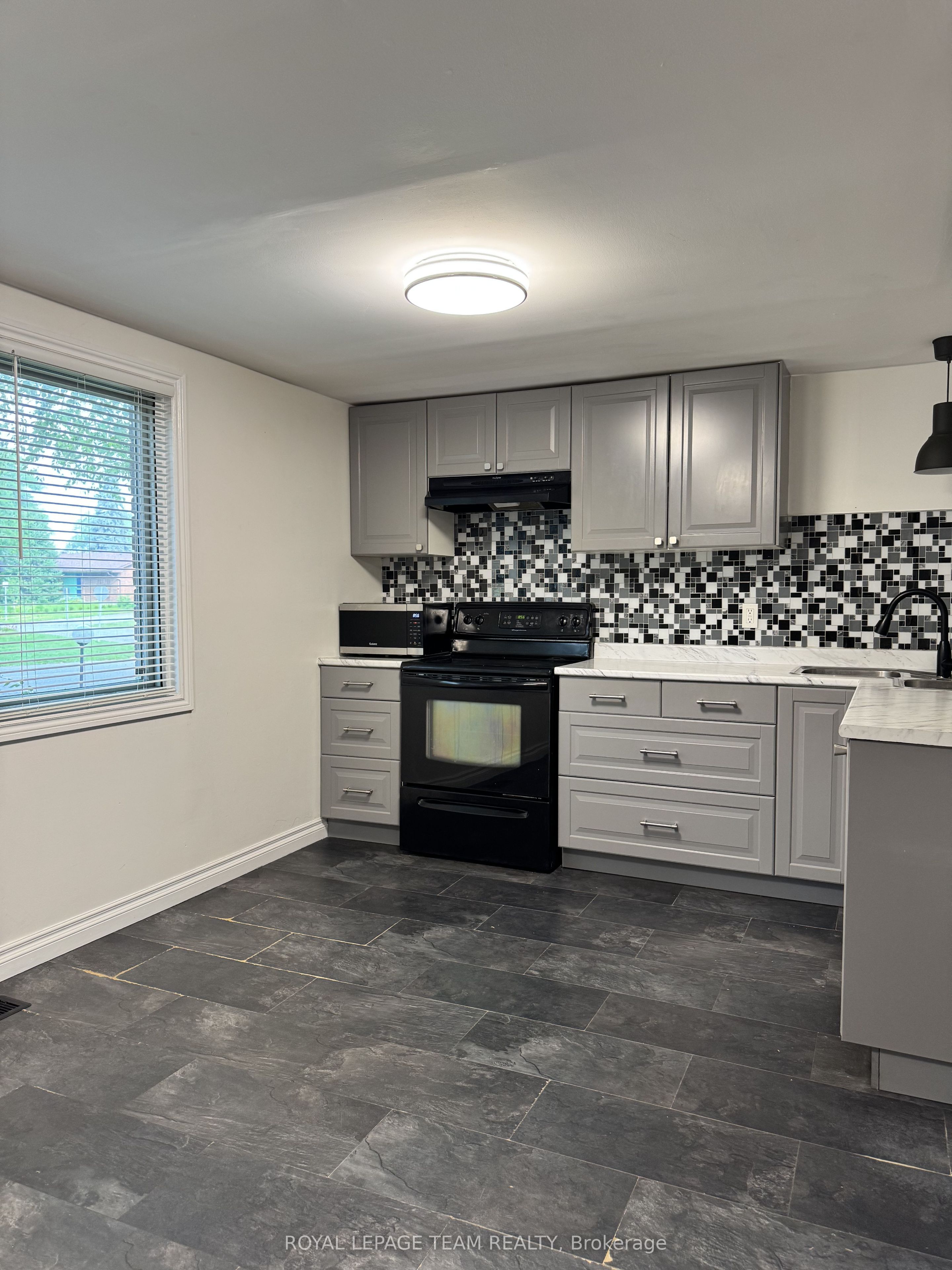 145 Penfield Drive Property Photo 8