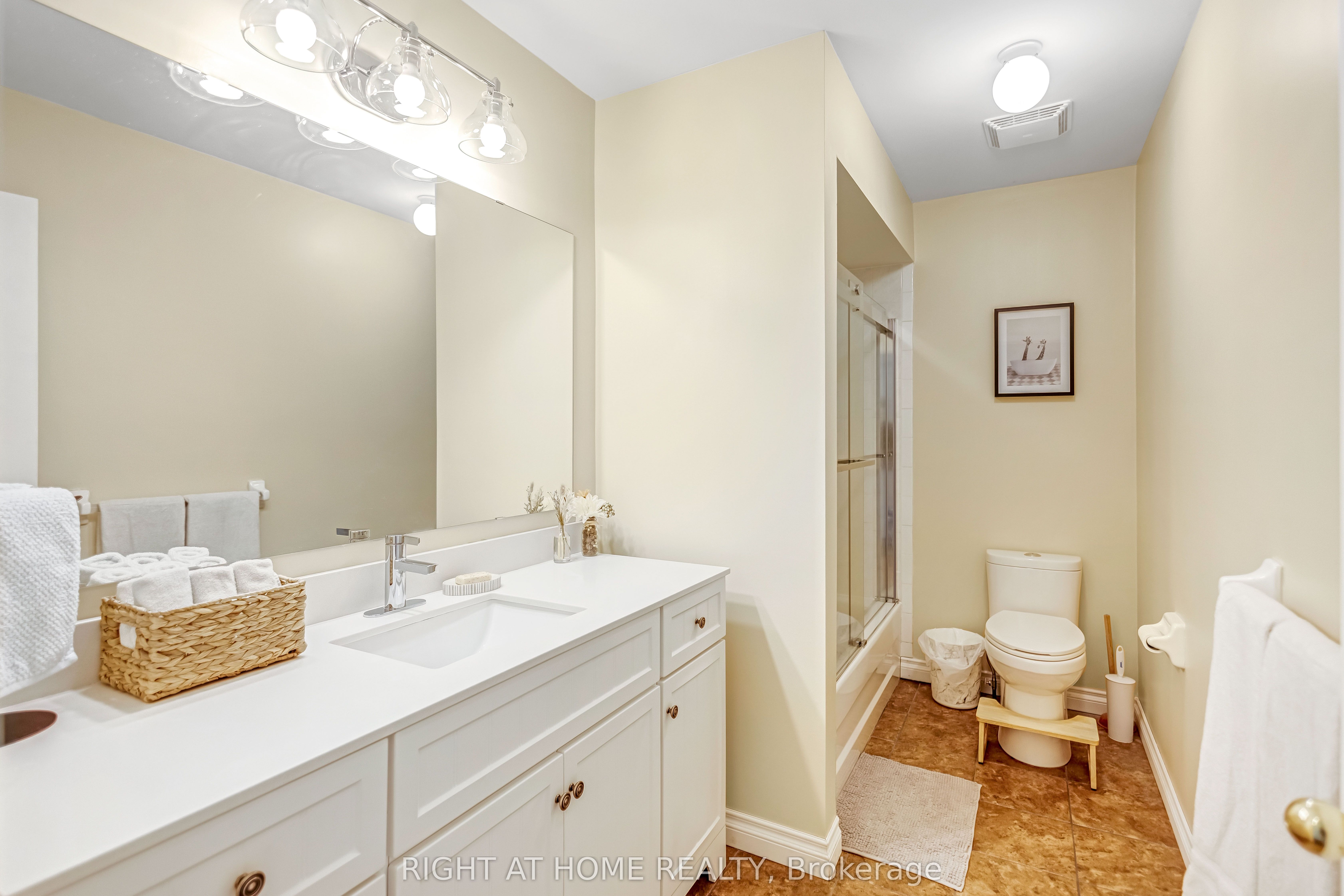 8 Brantdale Avenue Property Photo 11