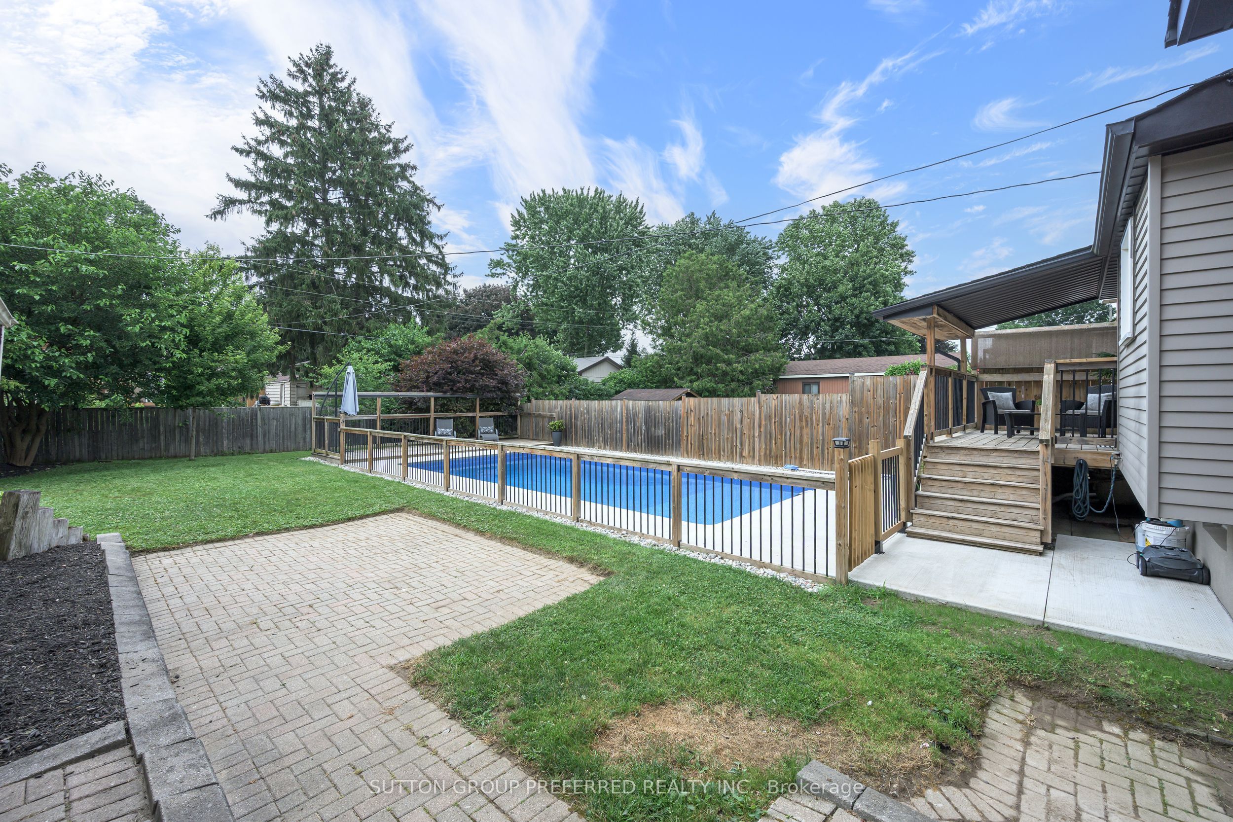 240 Byron Avenue Property Photo 6