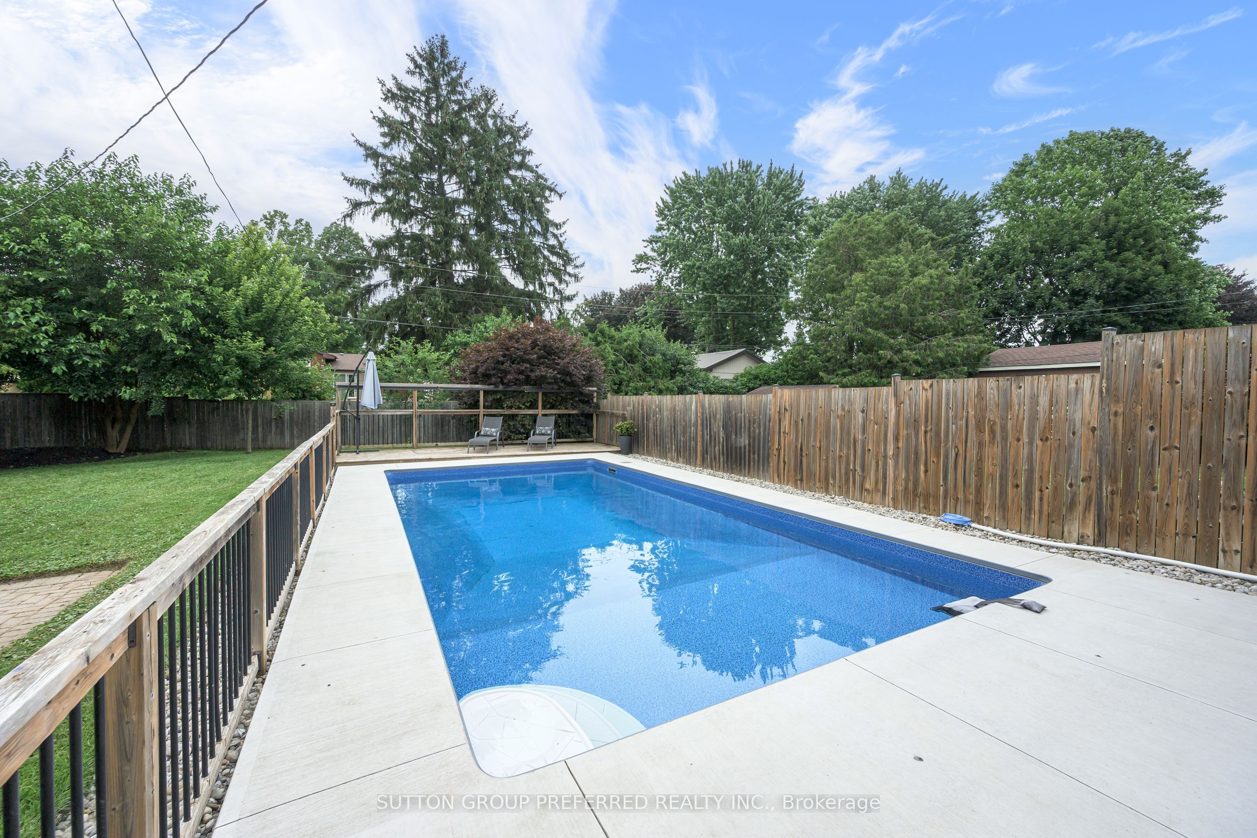 240 Byron Avenue Property Photo 8