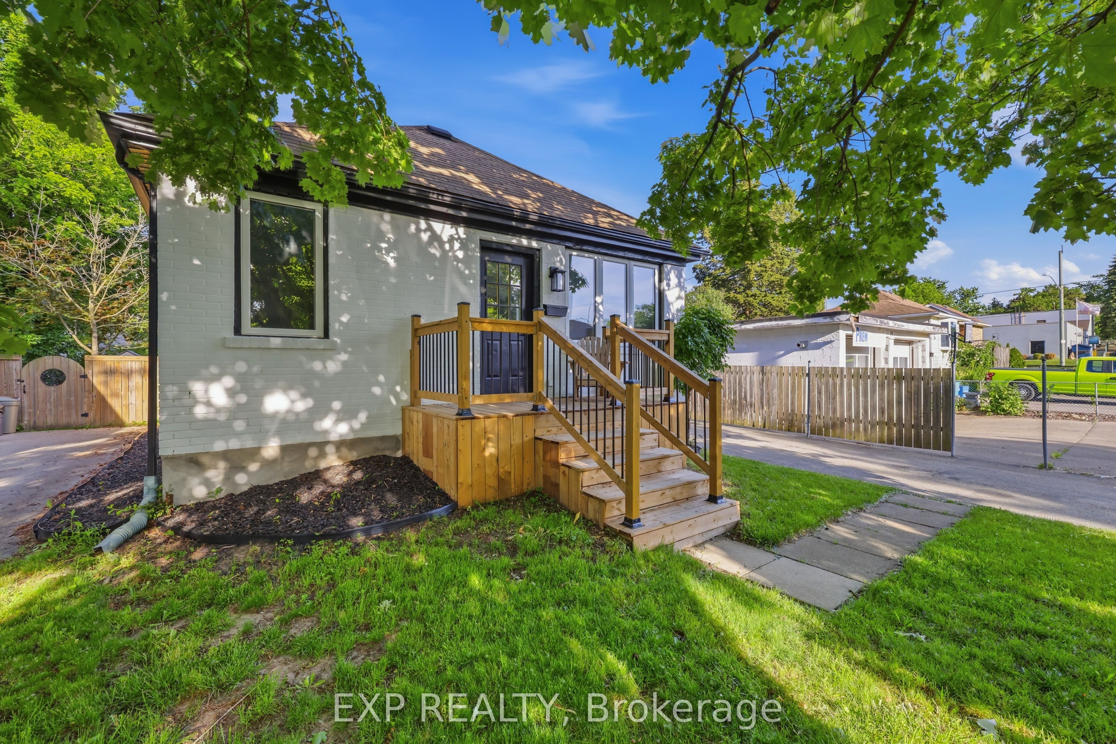 70 Mackay Avenue Property Photo 1