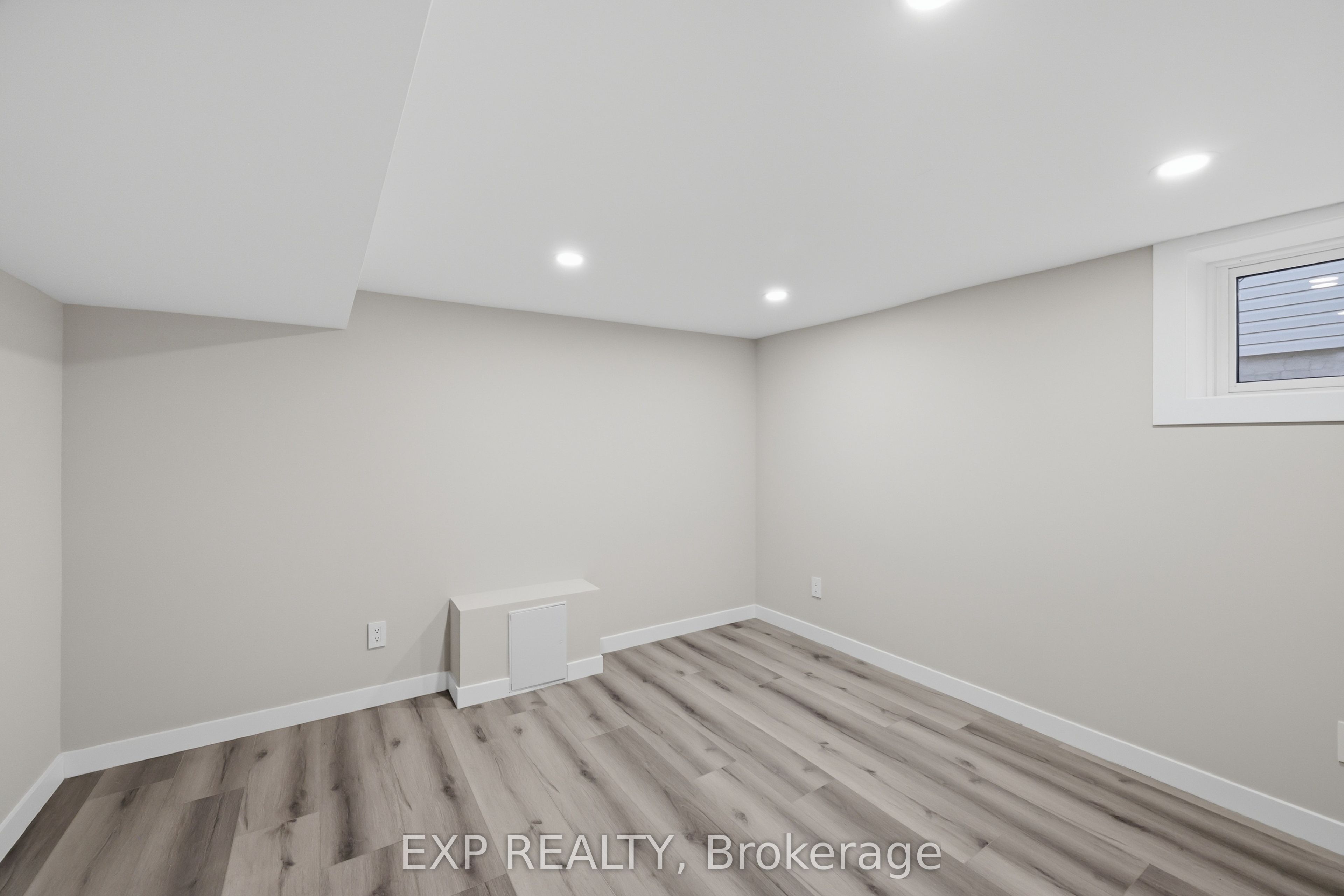 70 Mackay Avenue Property Photo 30