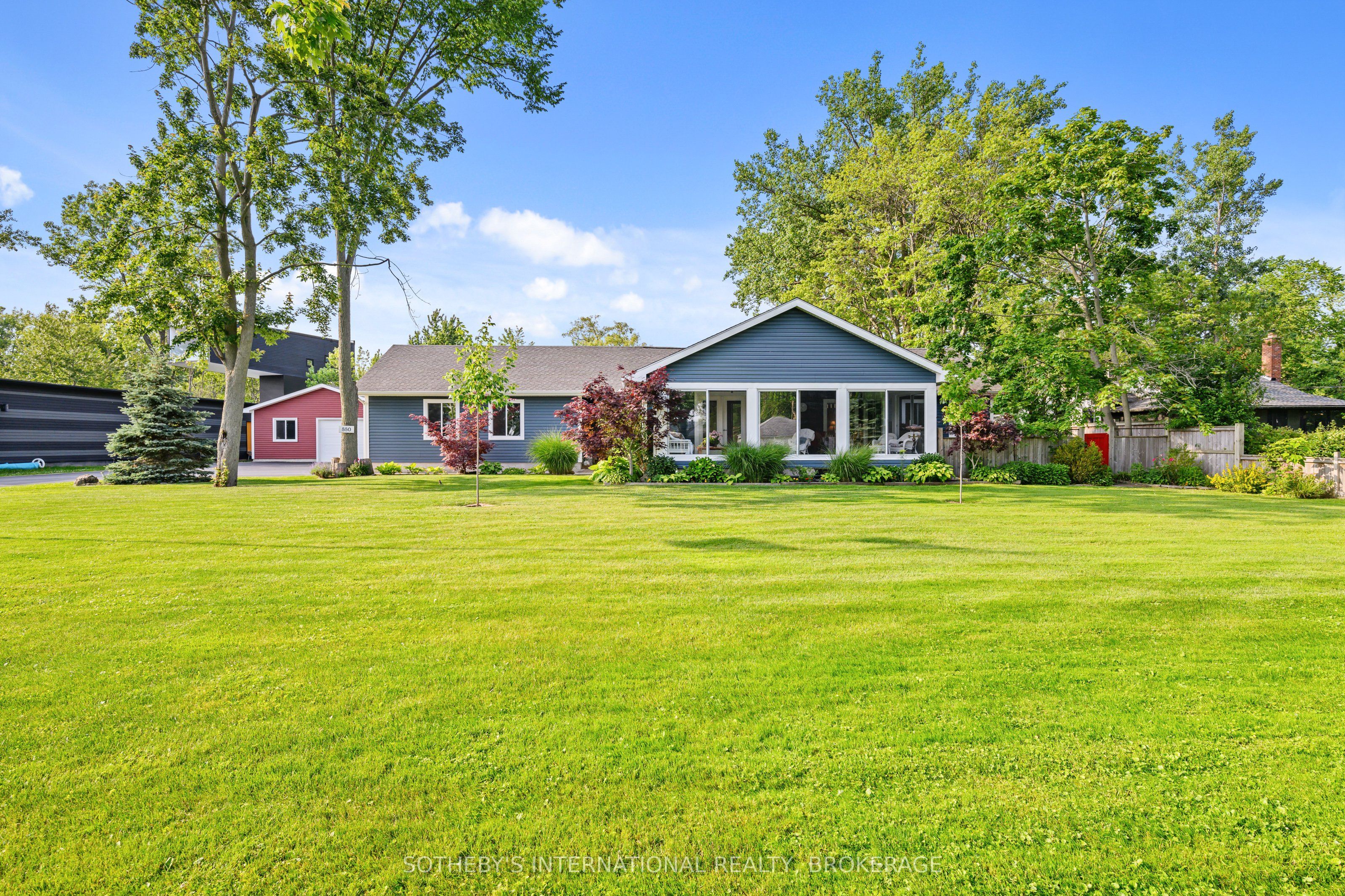 880 Edgemere Road Property Photo 1