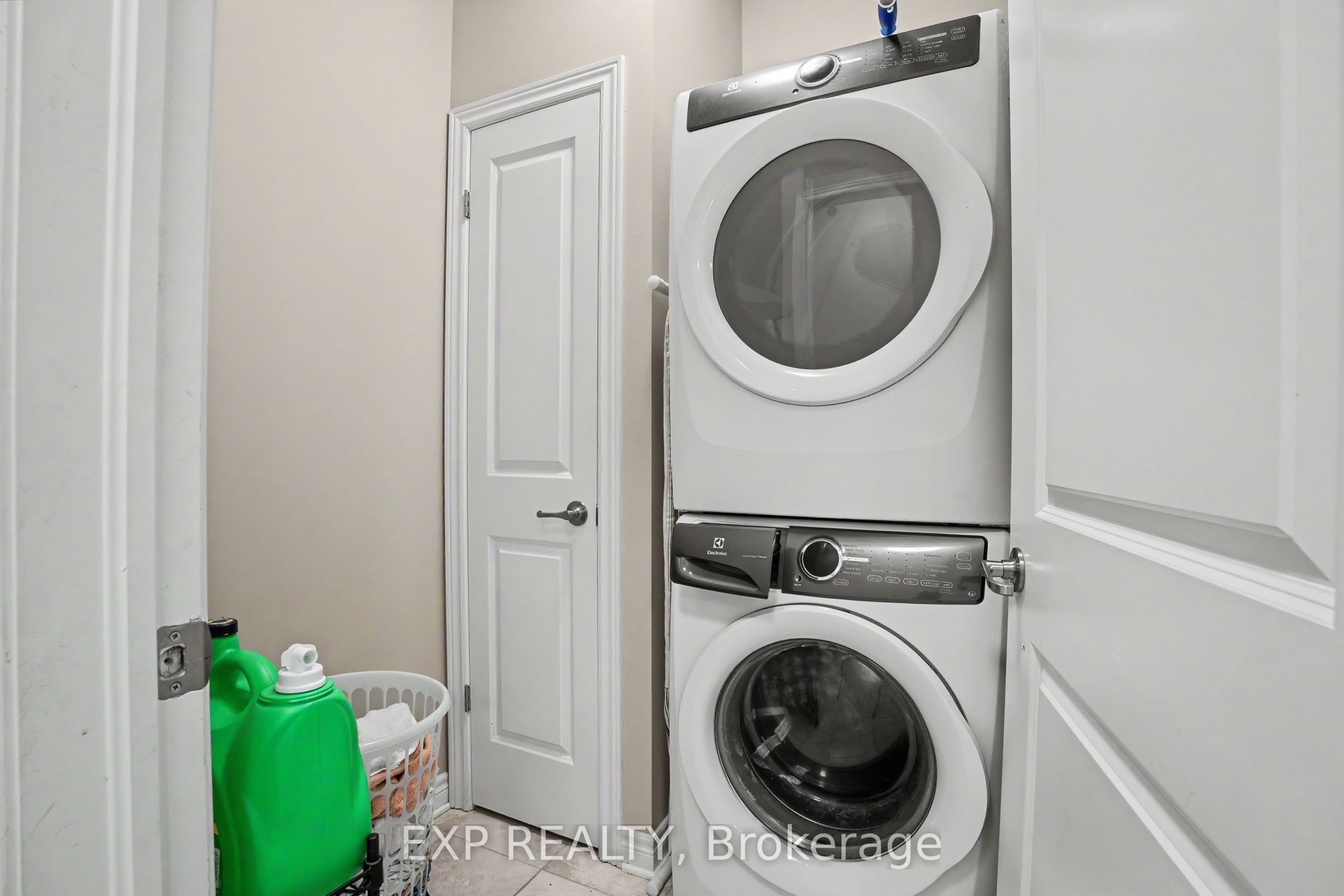 62 Andrew Lane Property Photo 23
