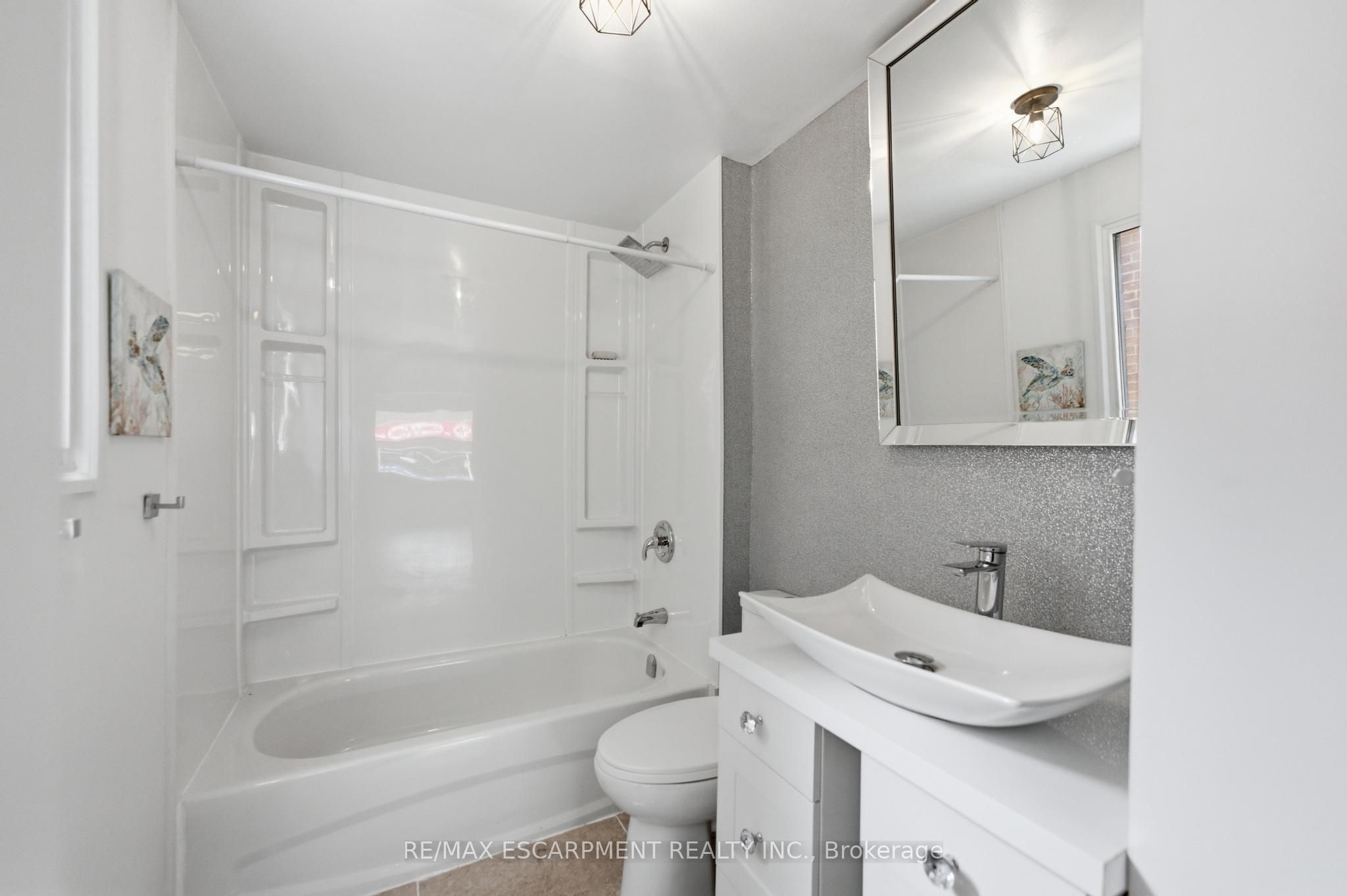 1062 Cannon Street E Property Photo 8