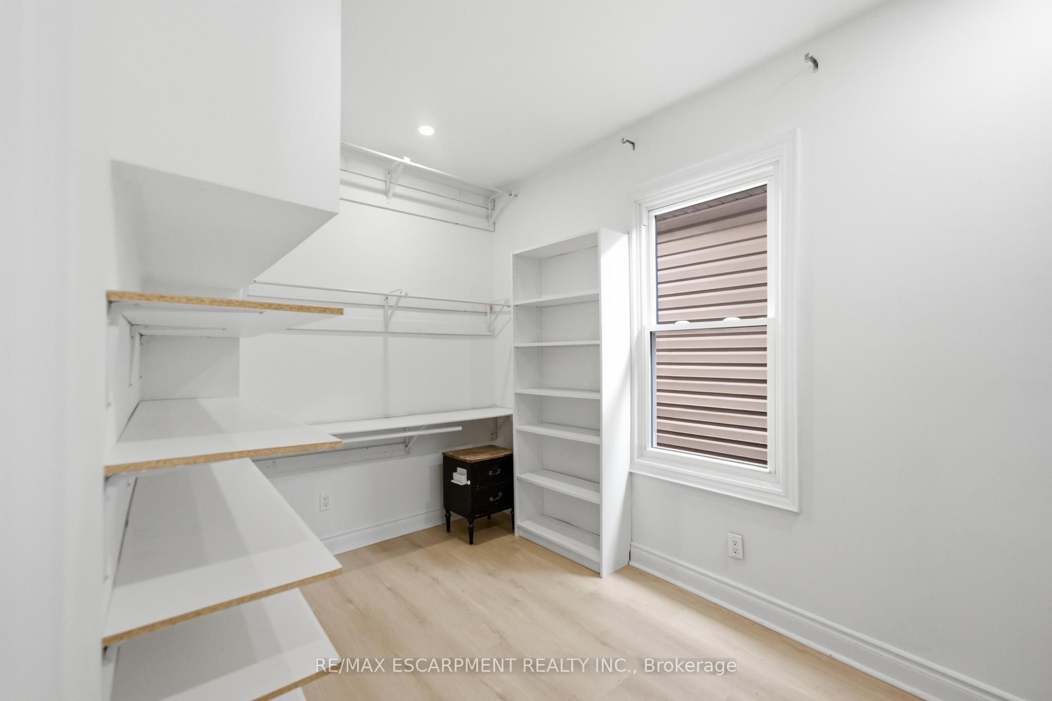 1062 Cannon Street E Property Photo 10