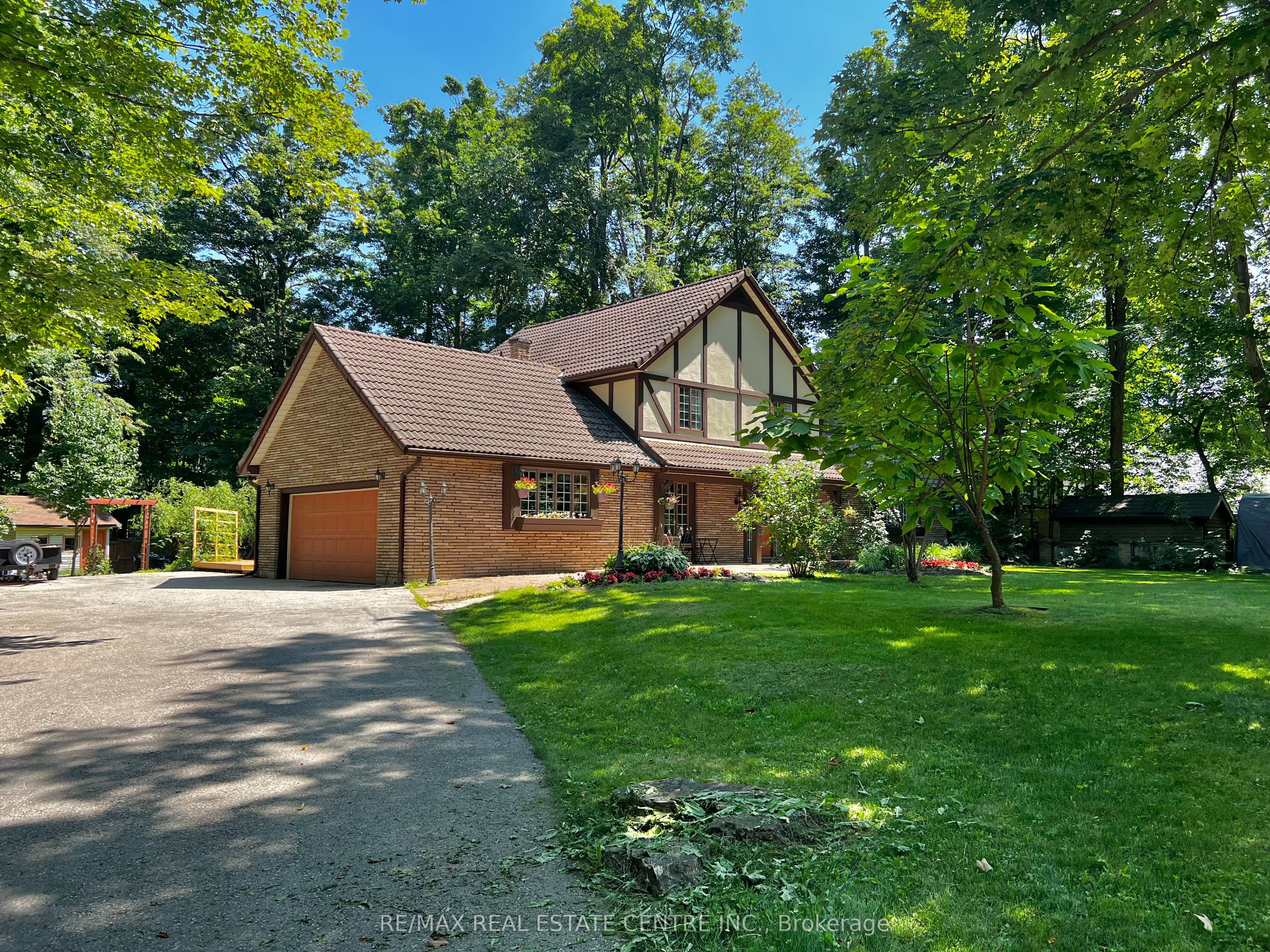 132 Birch Grove Property Photo 2