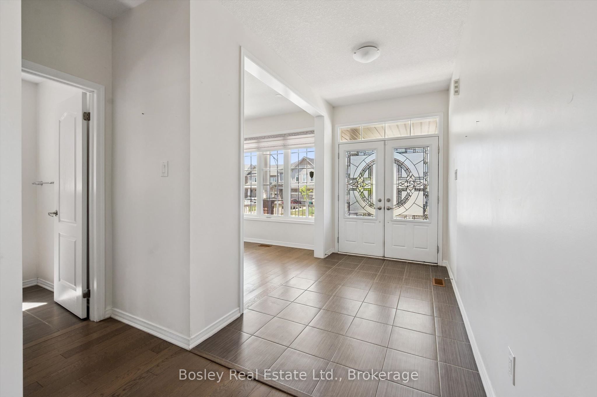 219 Dolman Street W Property Photo 6