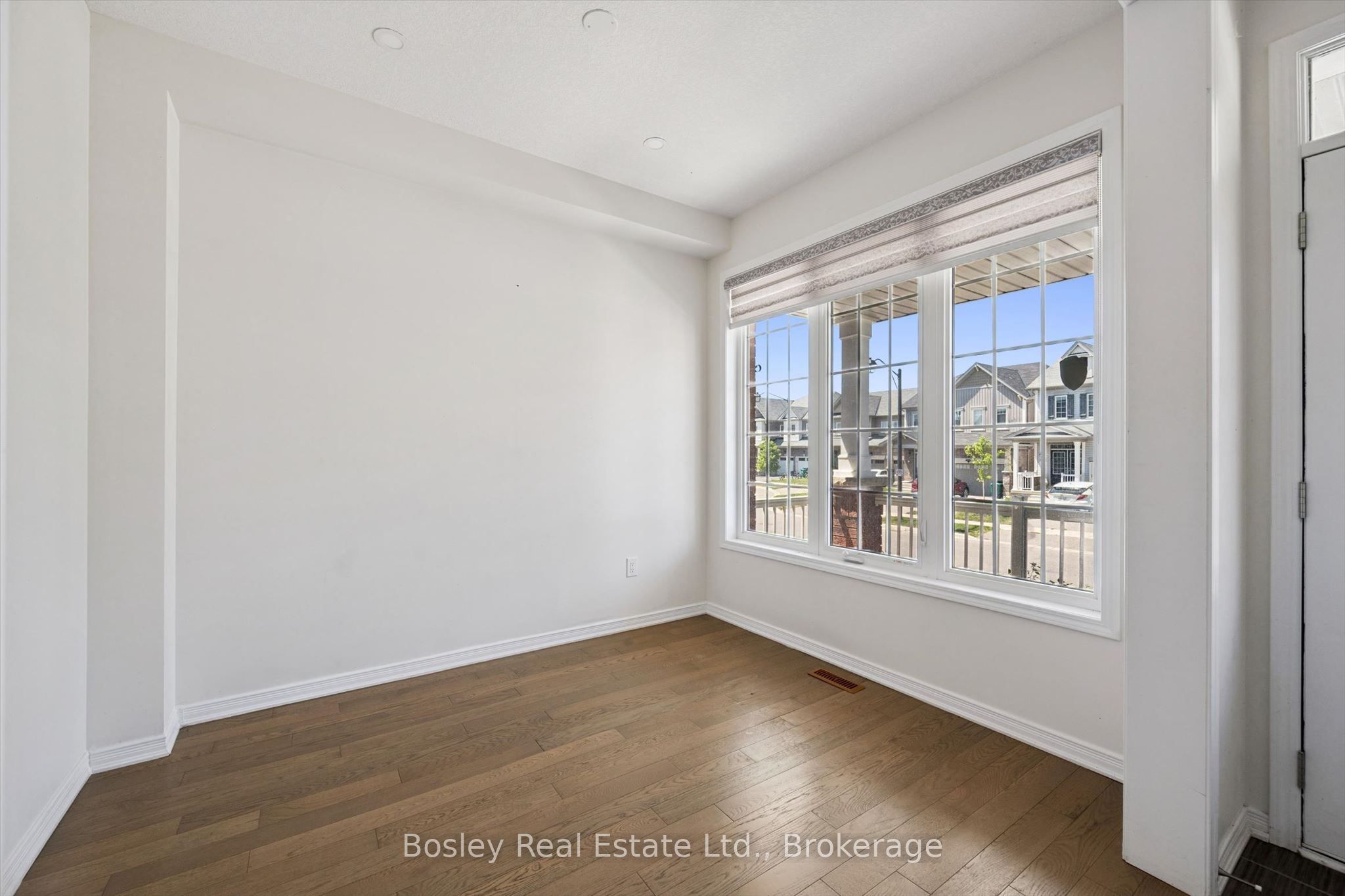 219 Dolman Street W Property Photo 8