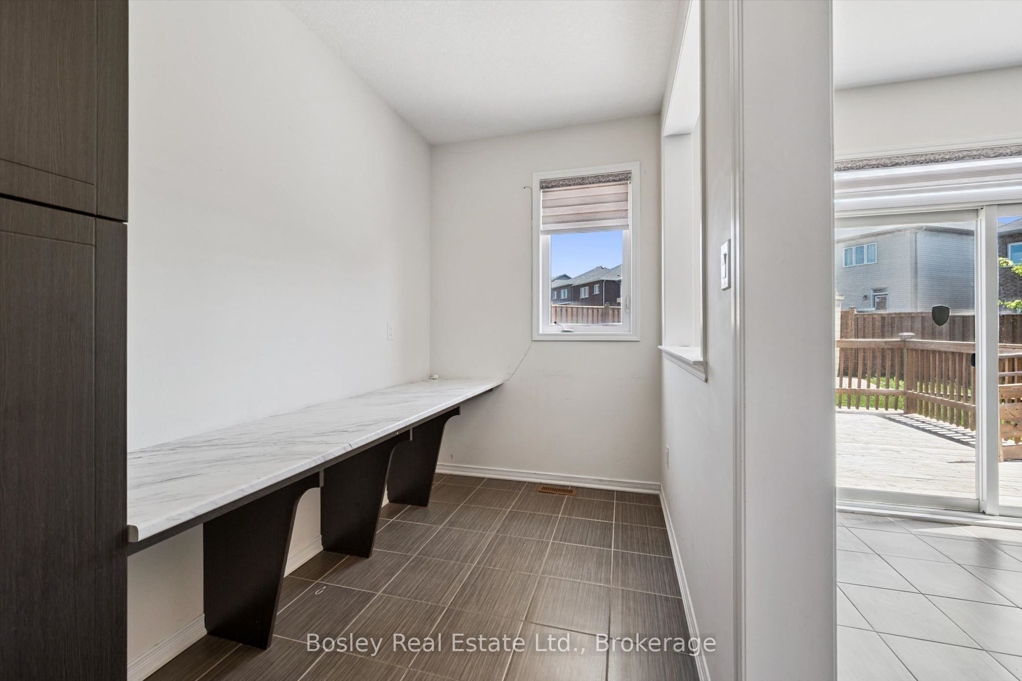 219 Dolman Street W Property Photo 25
