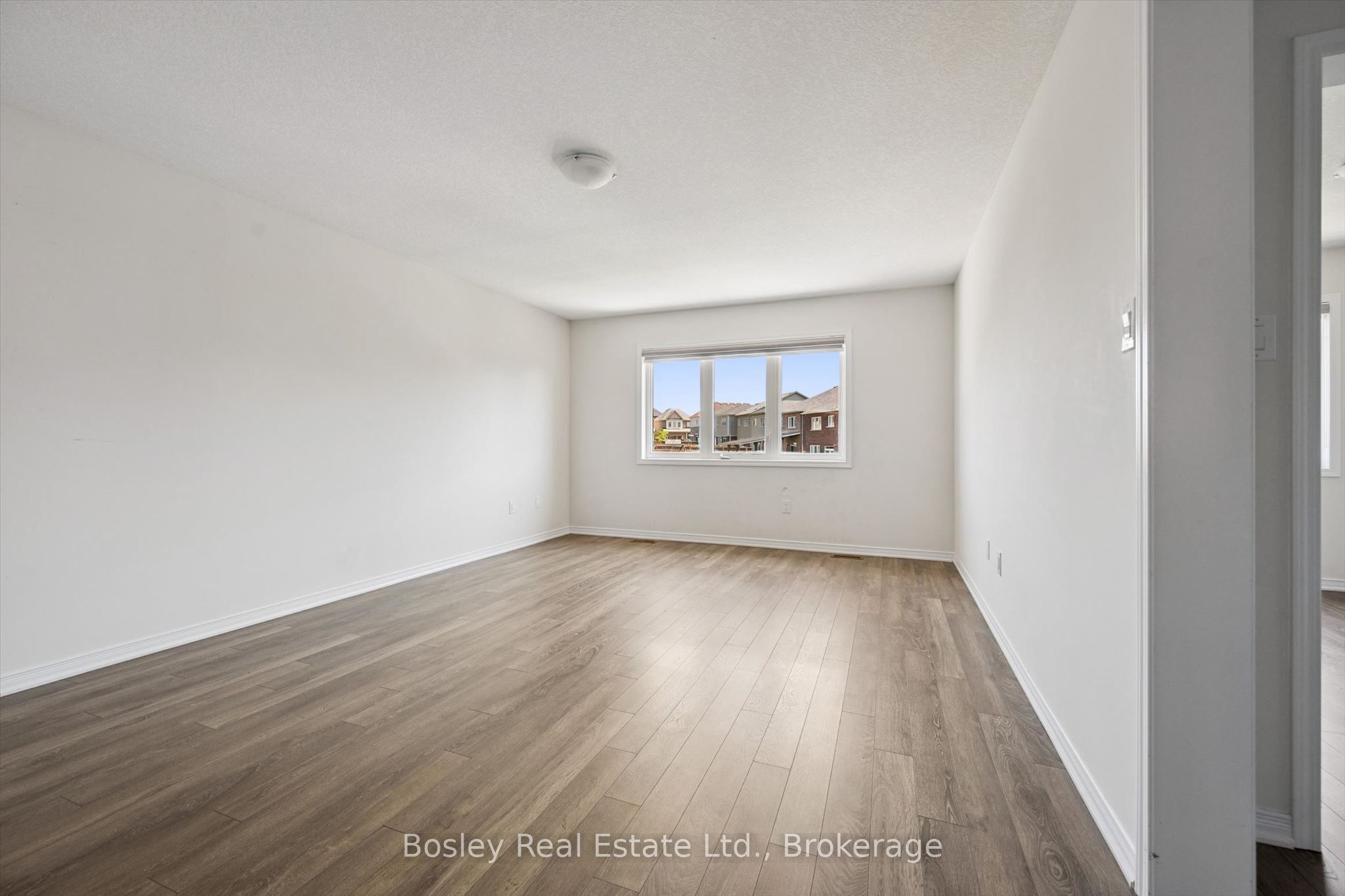 219 Dolman Street W Property Photo 29