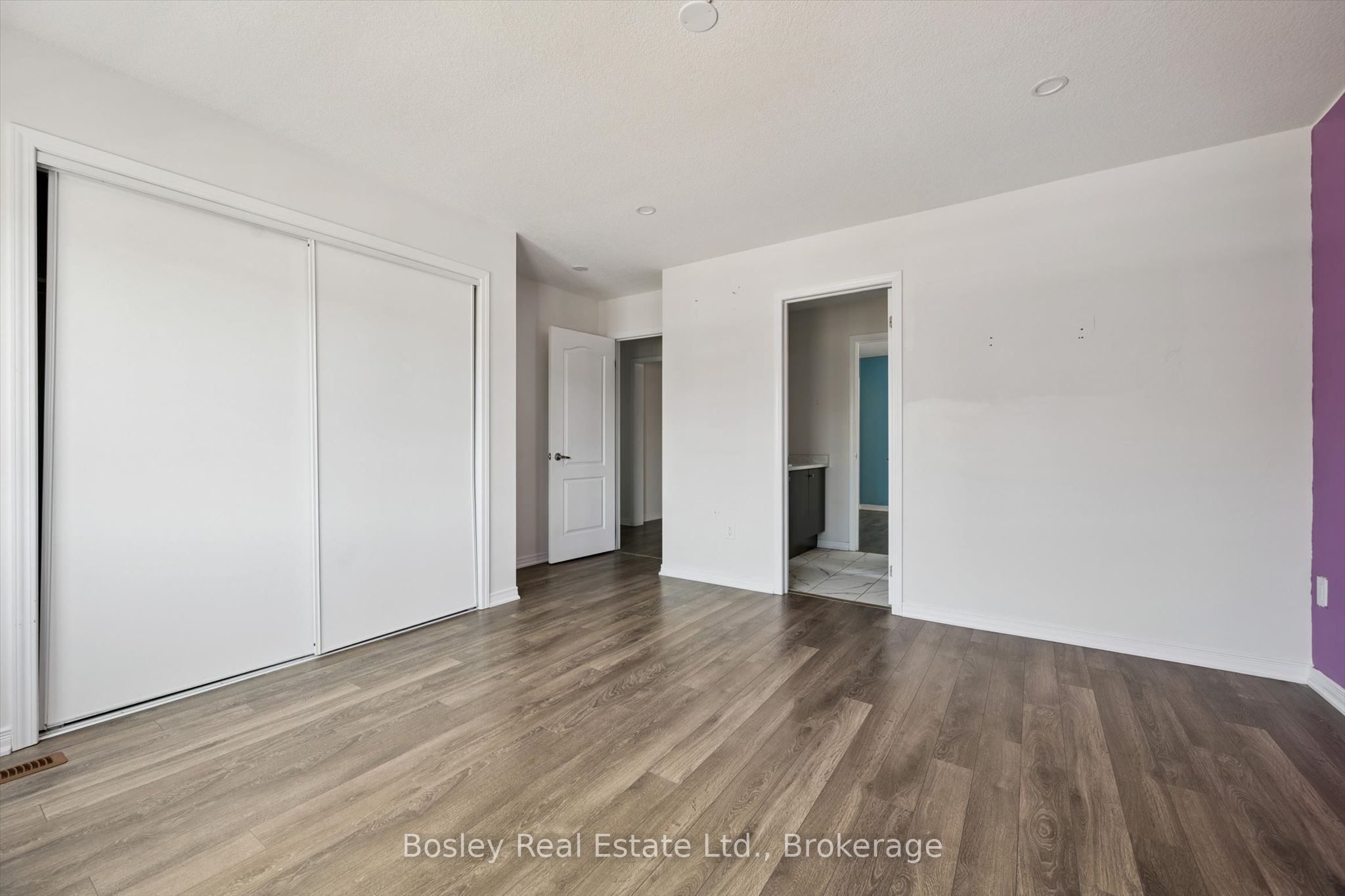 219 Dolman Street W Property Photo 39