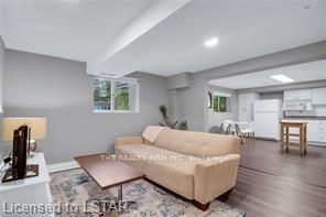 25 Weston Street Property Photo 8