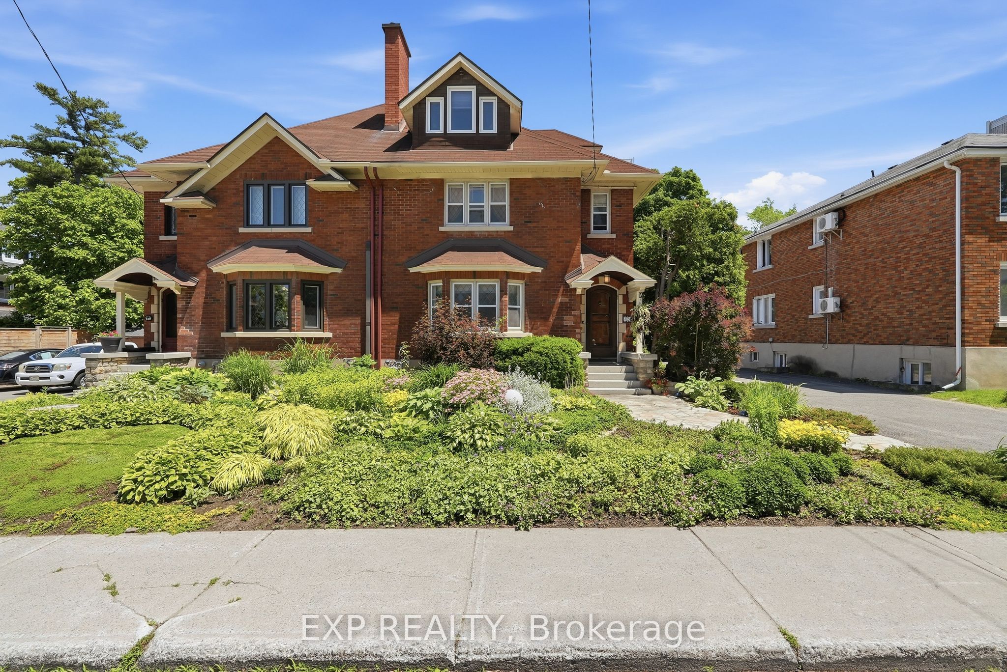 421 Hamilton Avenue S Property Photo 1