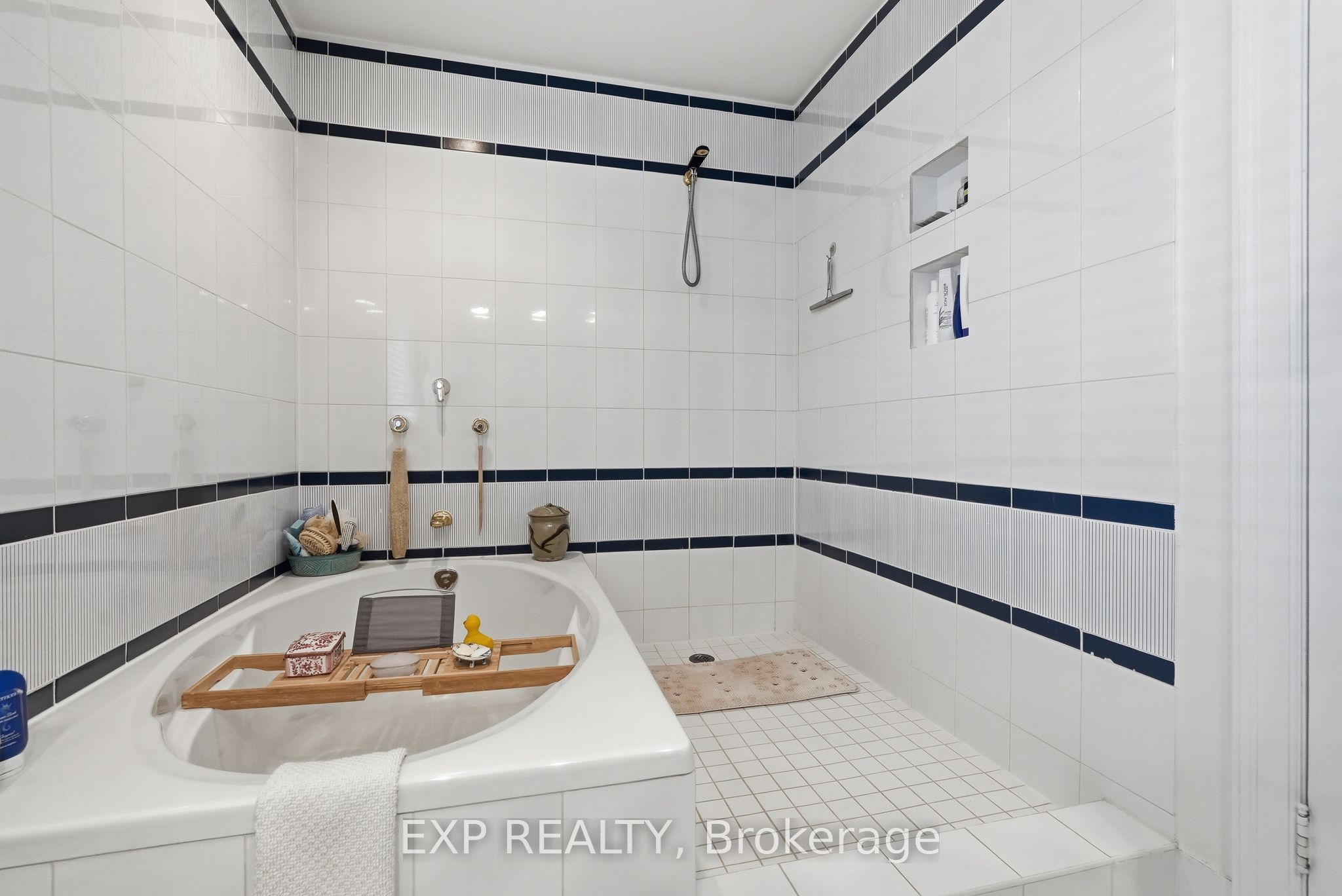 421 Hamilton Avenue S Property Photo 26