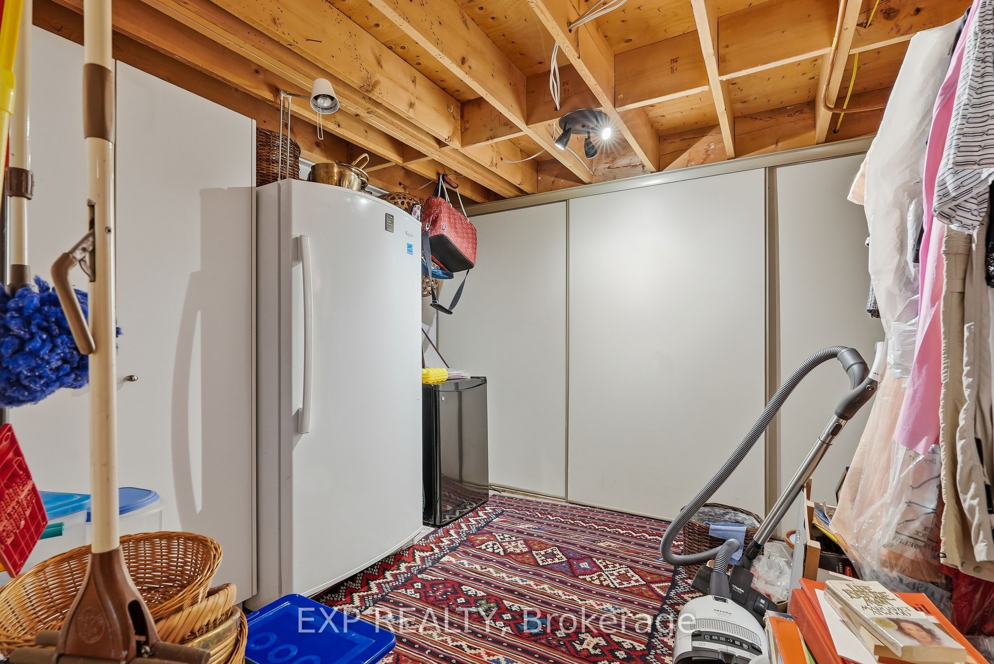 421 Hamilton Avenue S Property Photo 41