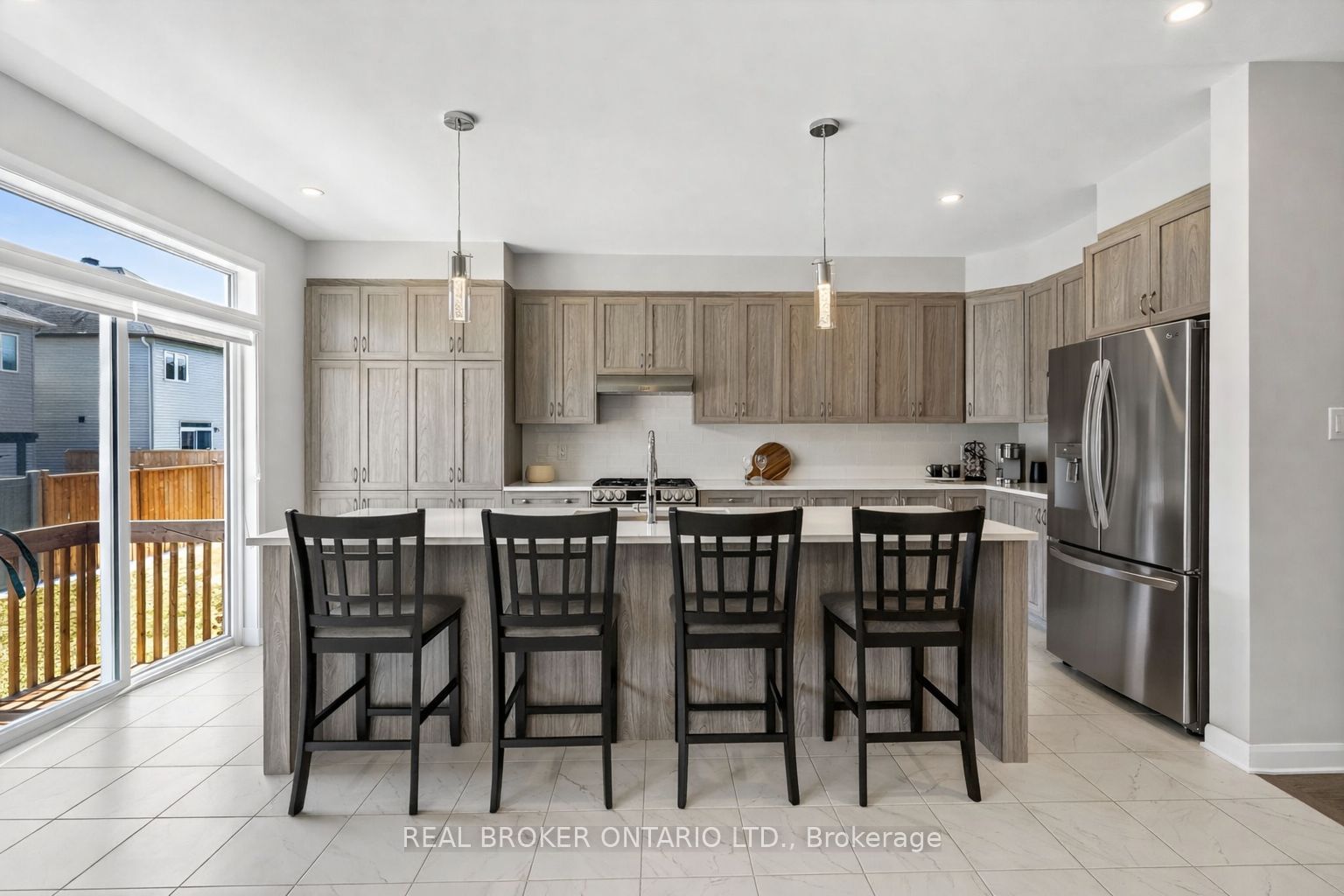 548 Anchor Circle Property Photo 10