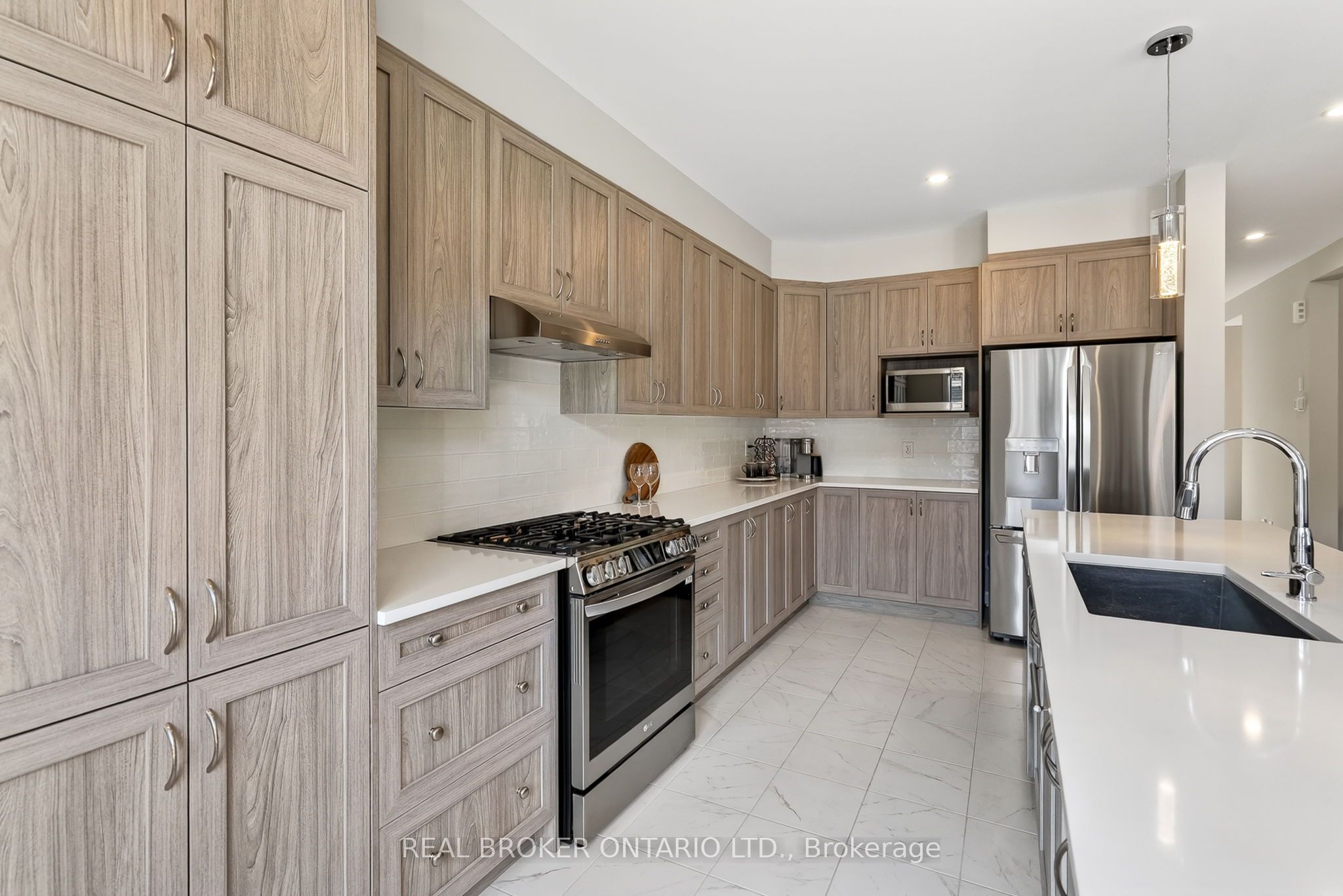 548 Anchor Circle Property Photo 11
