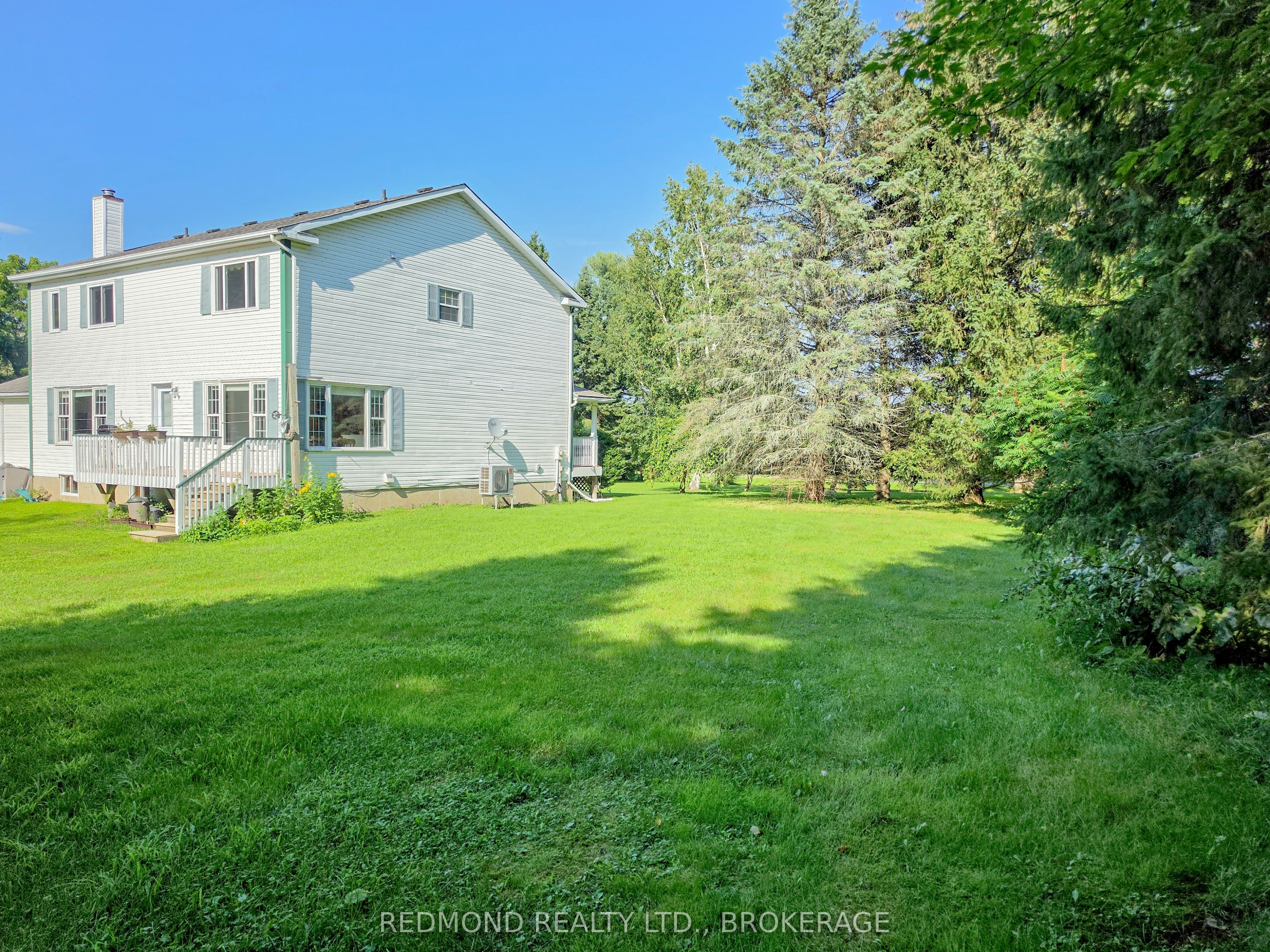 229 Howe Island Ferry Road Property Photo 6