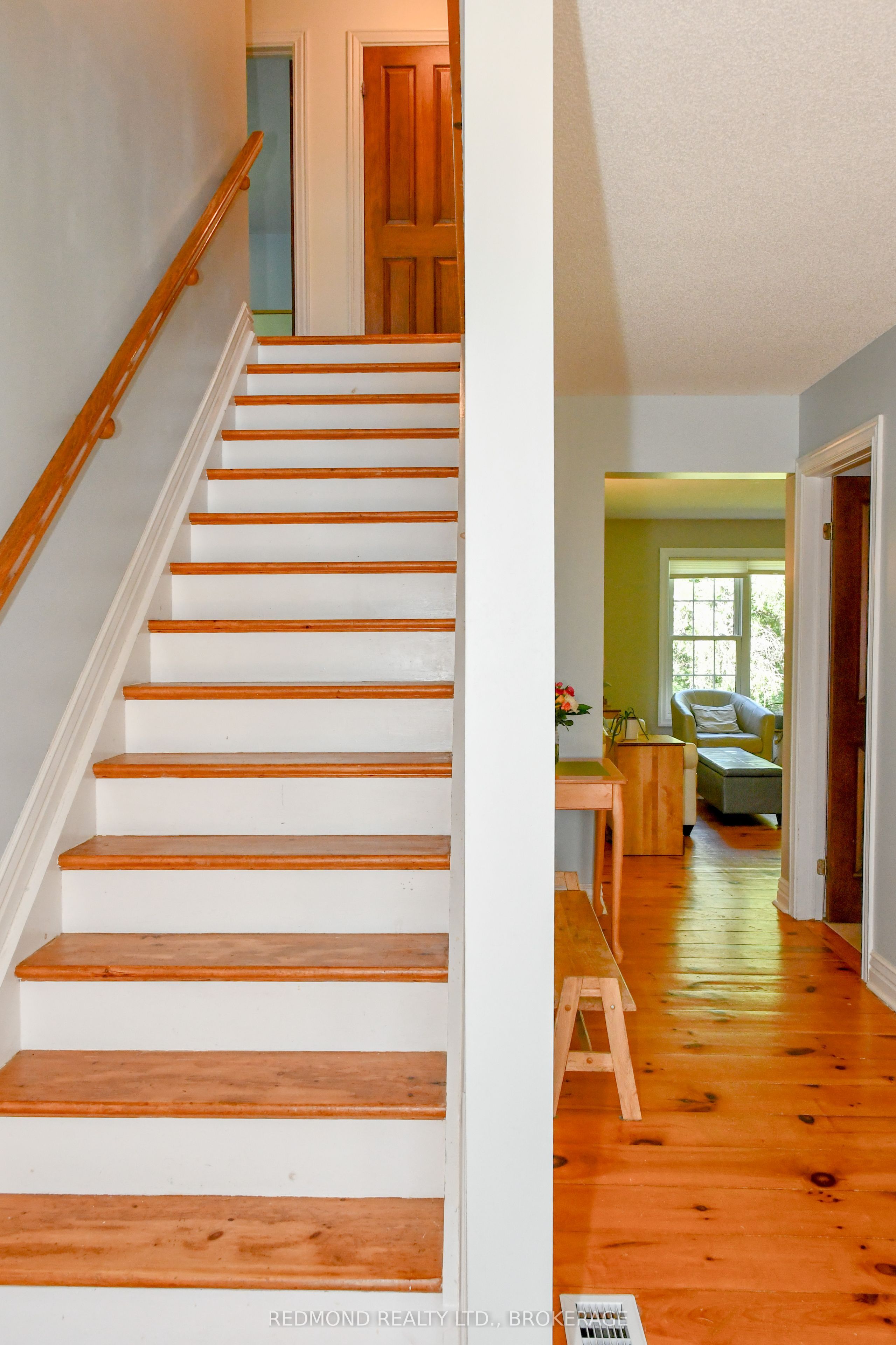 229 Howe Island Ferry Road Property Photo 10