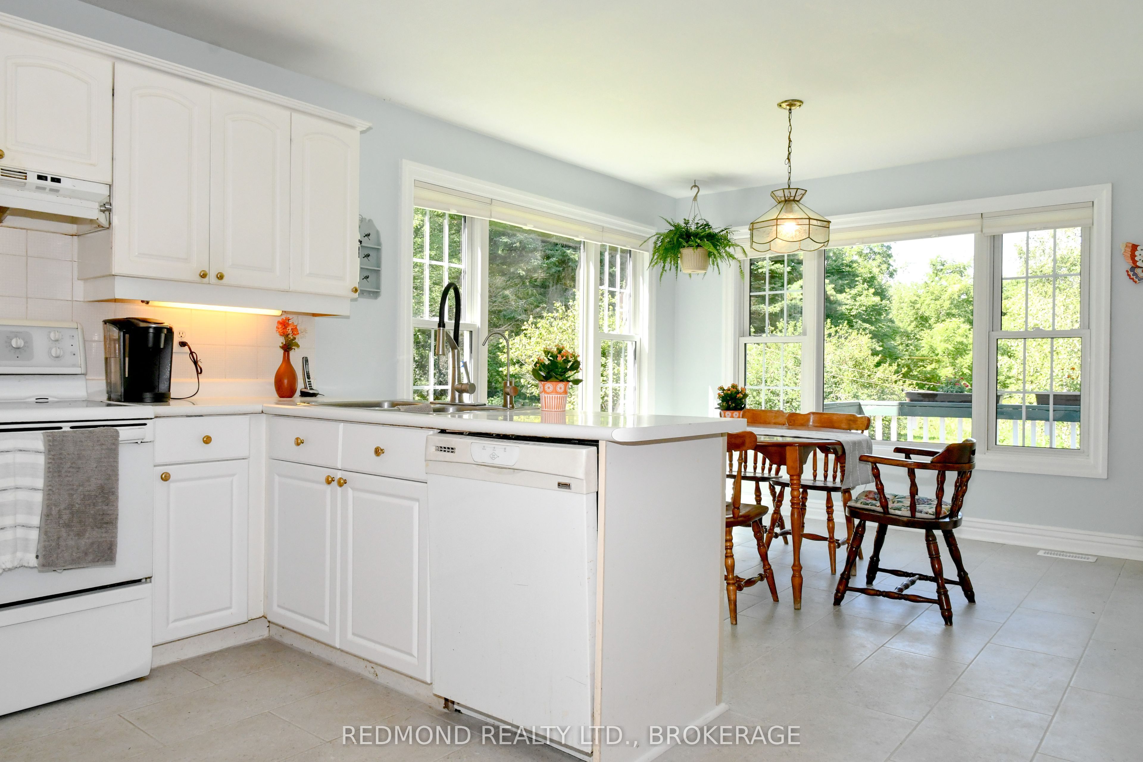 229 Howe Island Ferry Road Property Photo 13