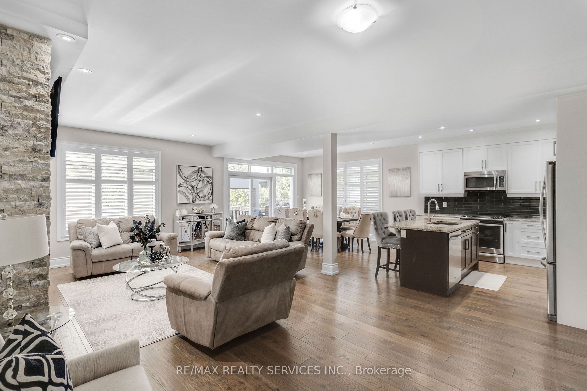 958 Beach Boulevard Property Photo 7