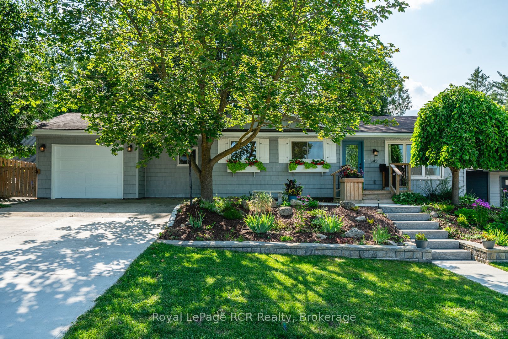 142 12th Avenue Property Photo 2