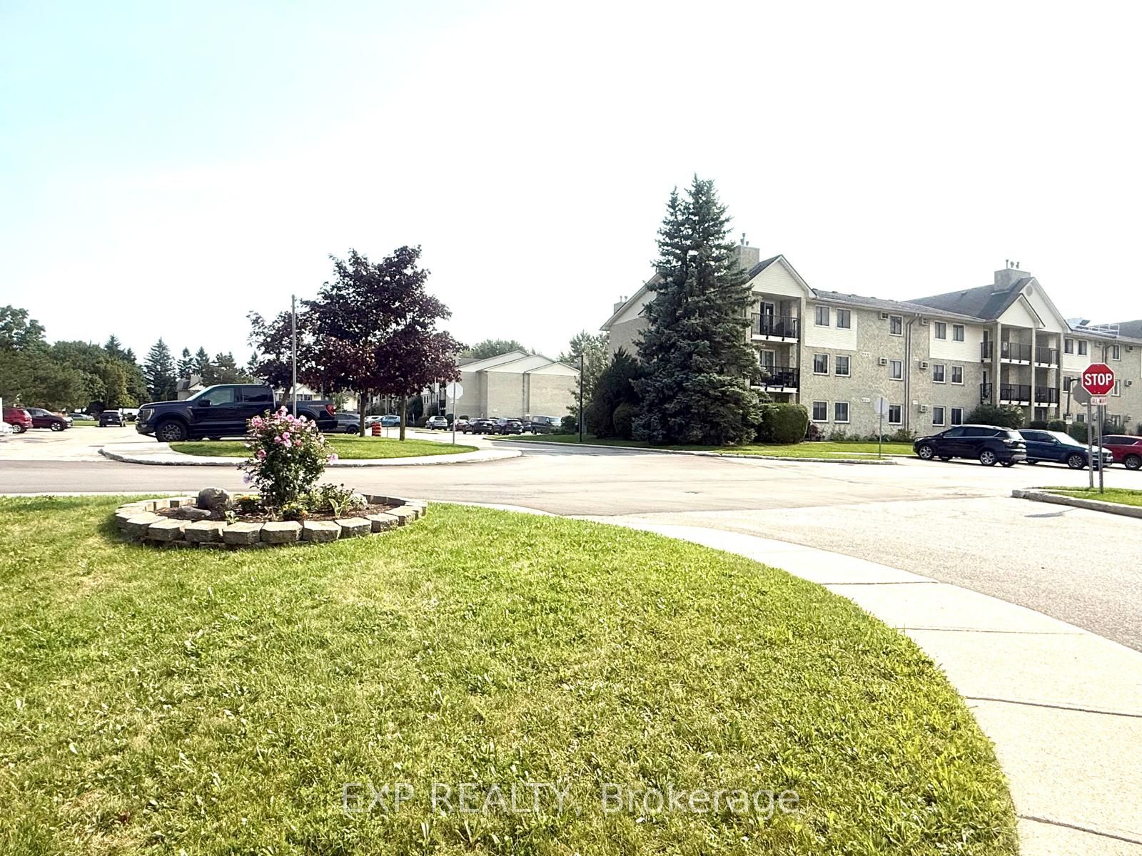 739 Deveron Crescent 210 Property Photo 2