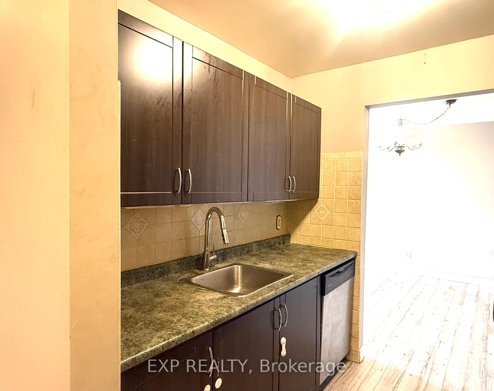 739 Deveron Crescent 210 Property Photo 8