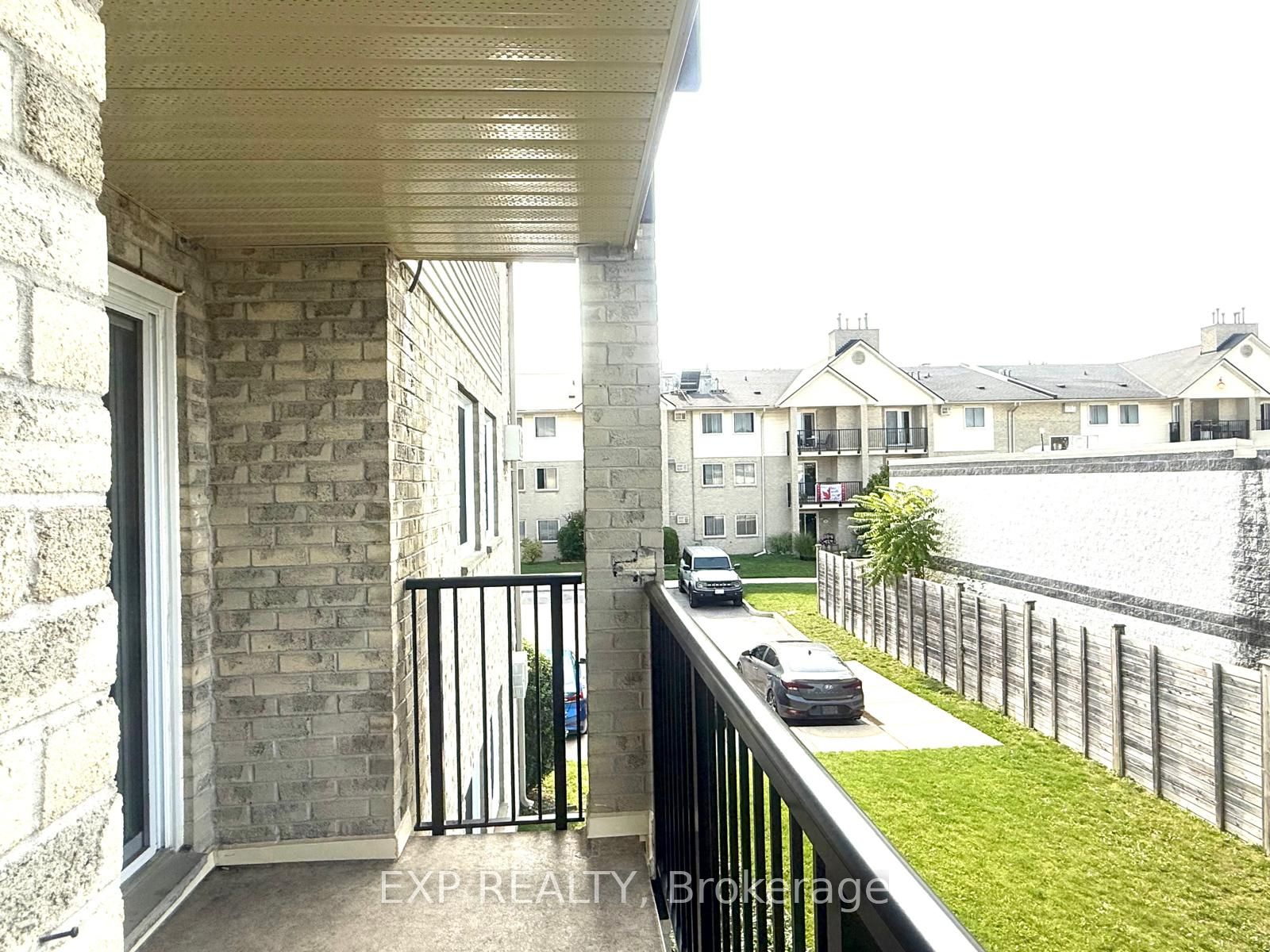 739 Deveron Crescent 210 Property Photo 16