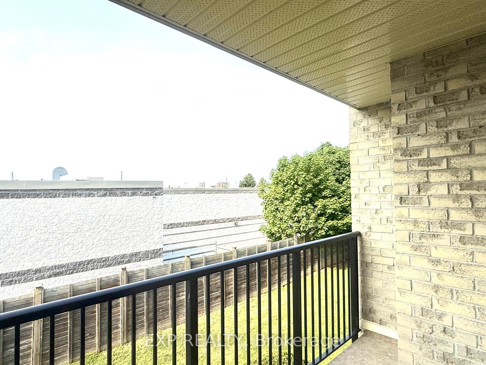 739 Deveron Crescent 210 Property Photo 17