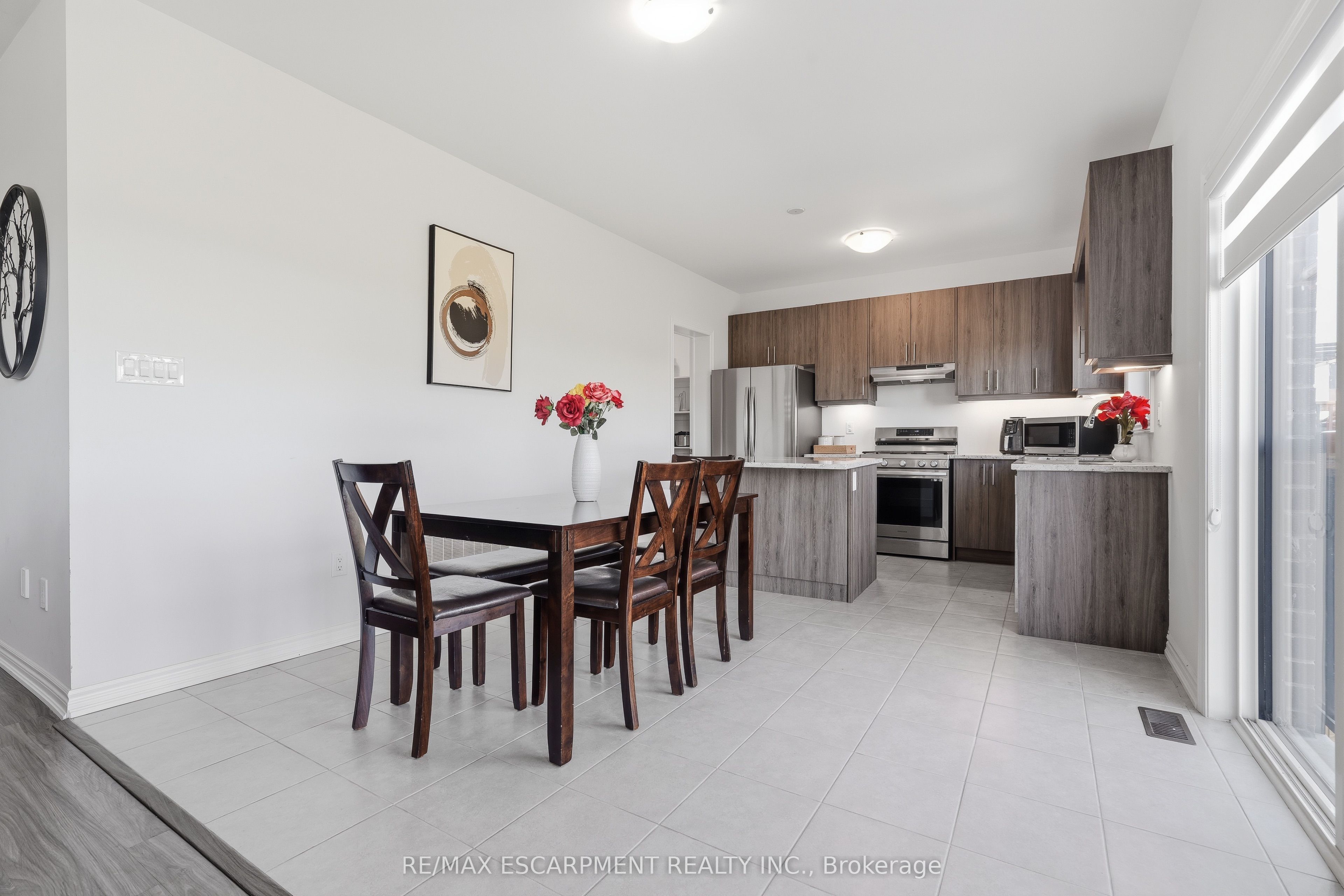 147 Midland Place Property Photo 6