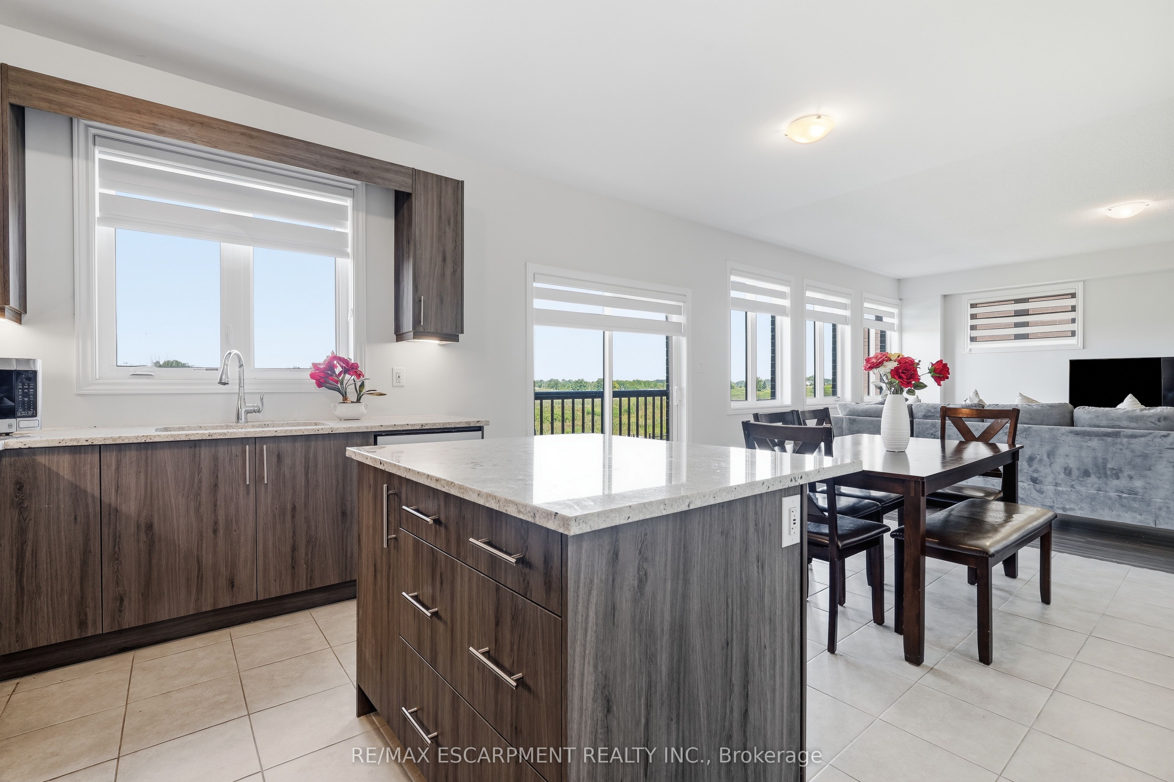 147 Midland Place Property Photo 11
