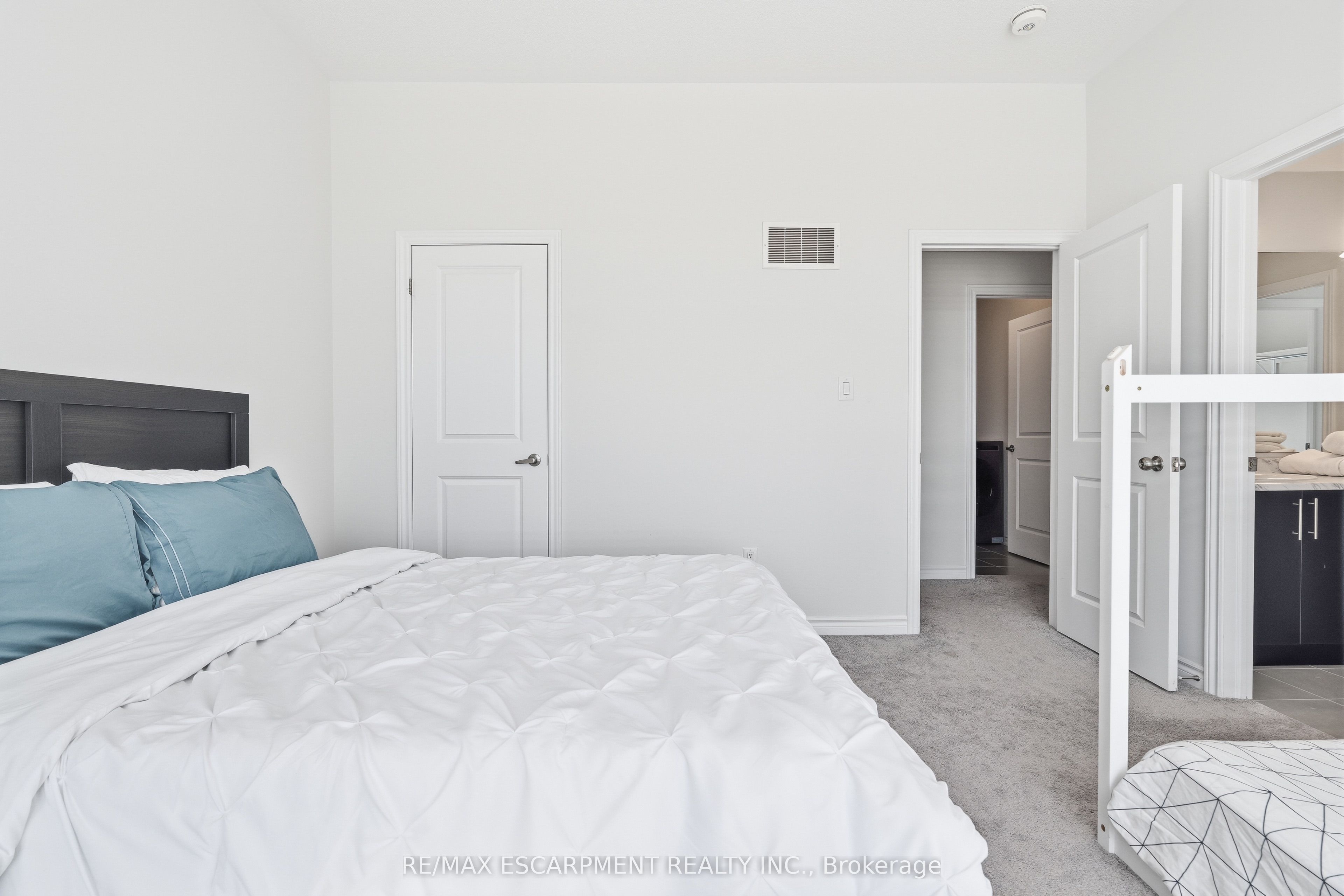 147 Midland Place Property Photo 30