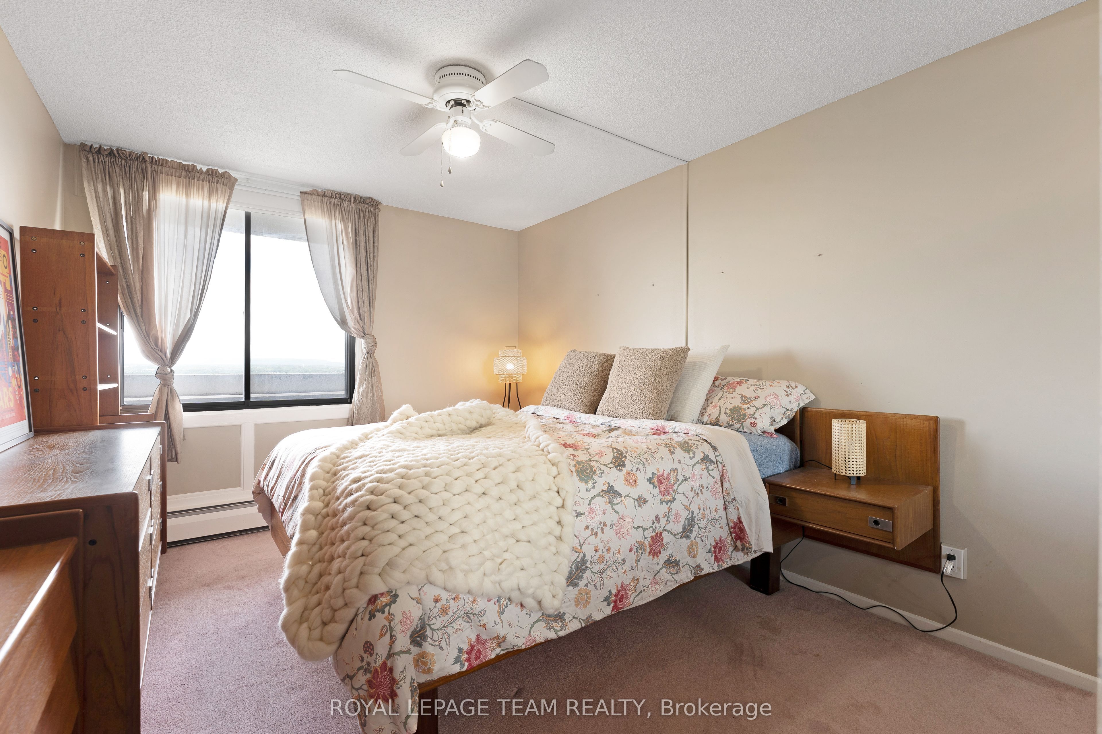 415 Greenview Avenue 1402 Property Photo 14