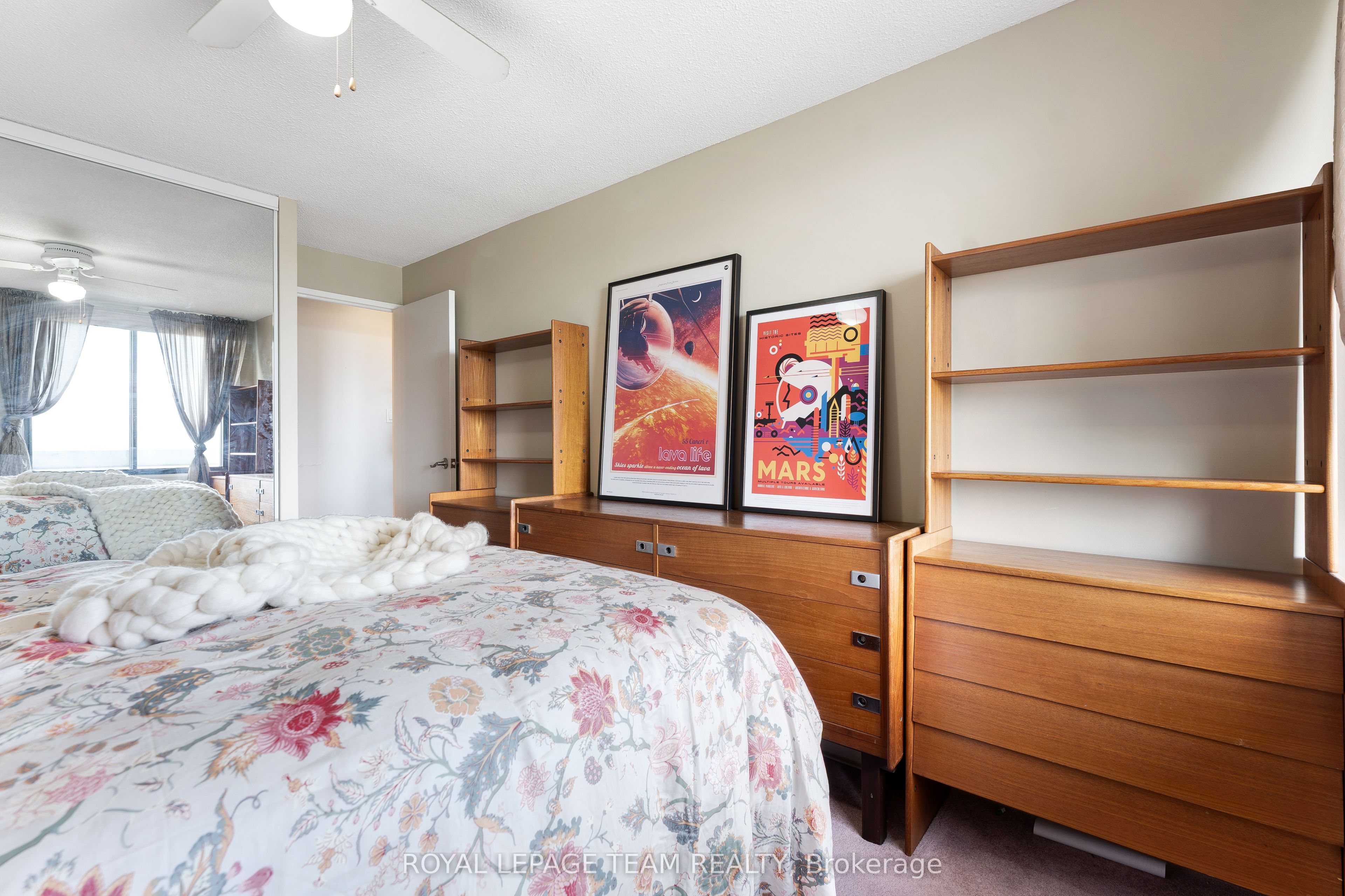 415 Greenview Avenue 1402 Property Photo 16