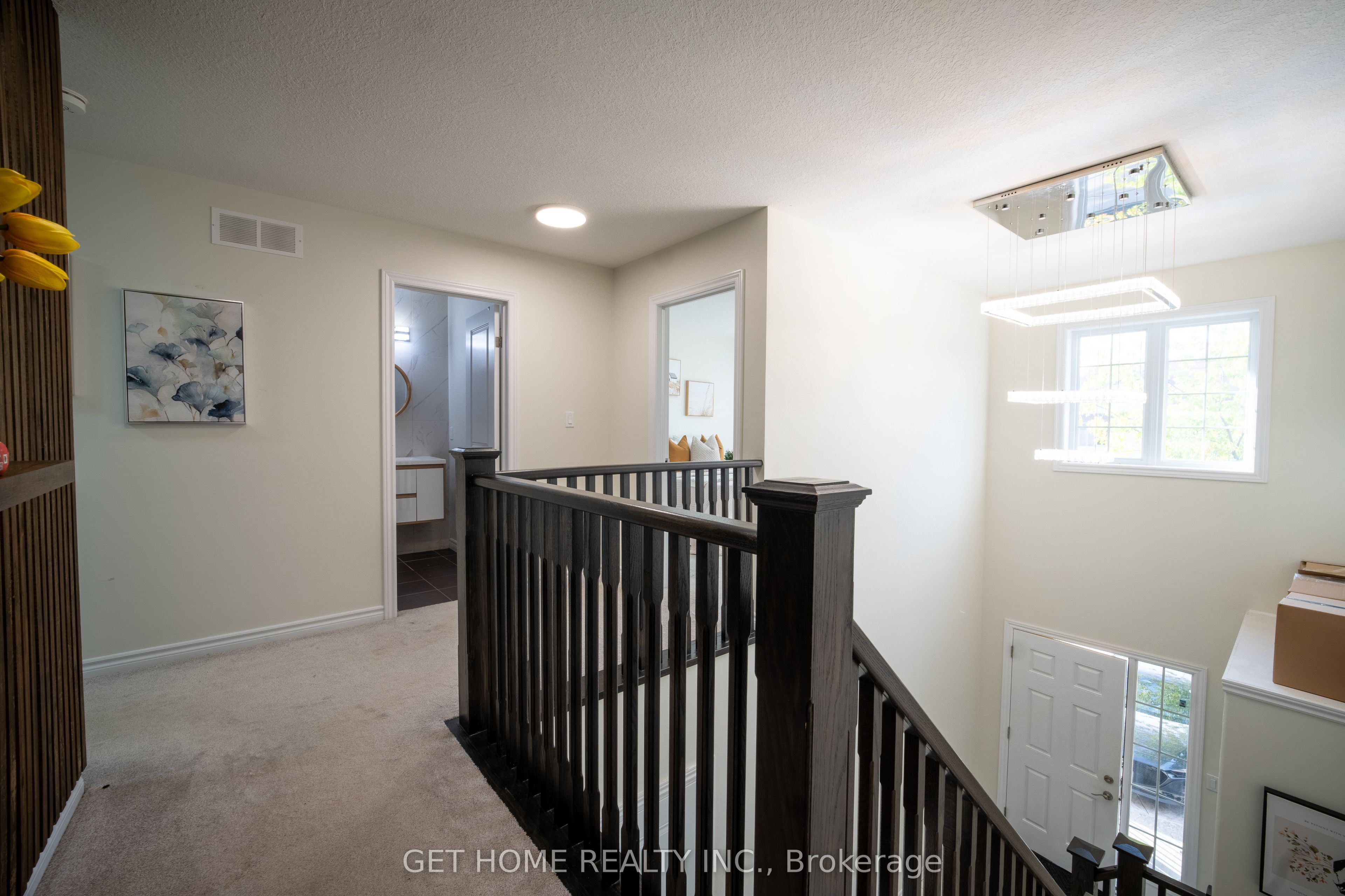 541 Starwood Drive Upper Property Photo 11