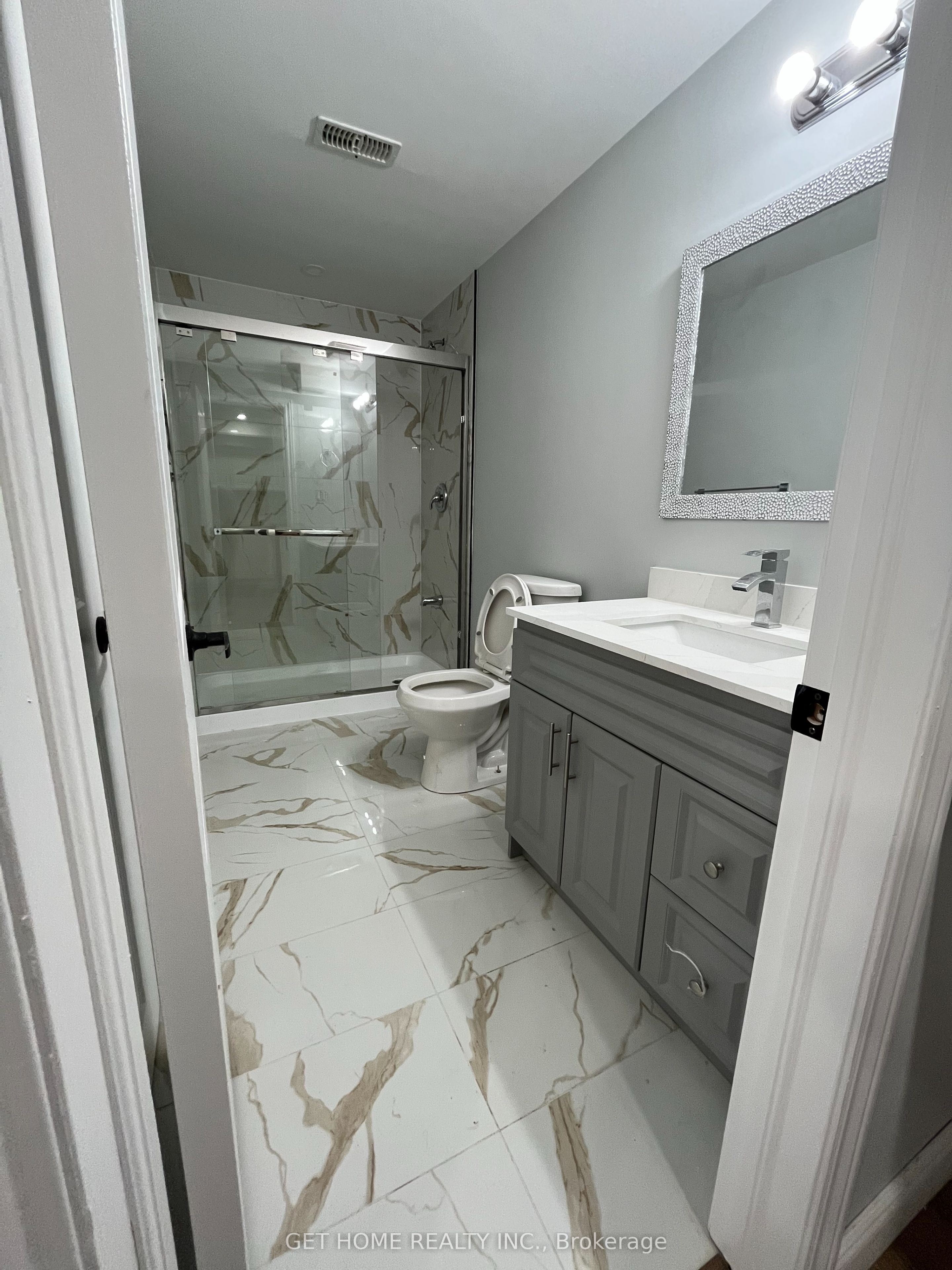 541 Starwood Drive Upper Property Photo 31