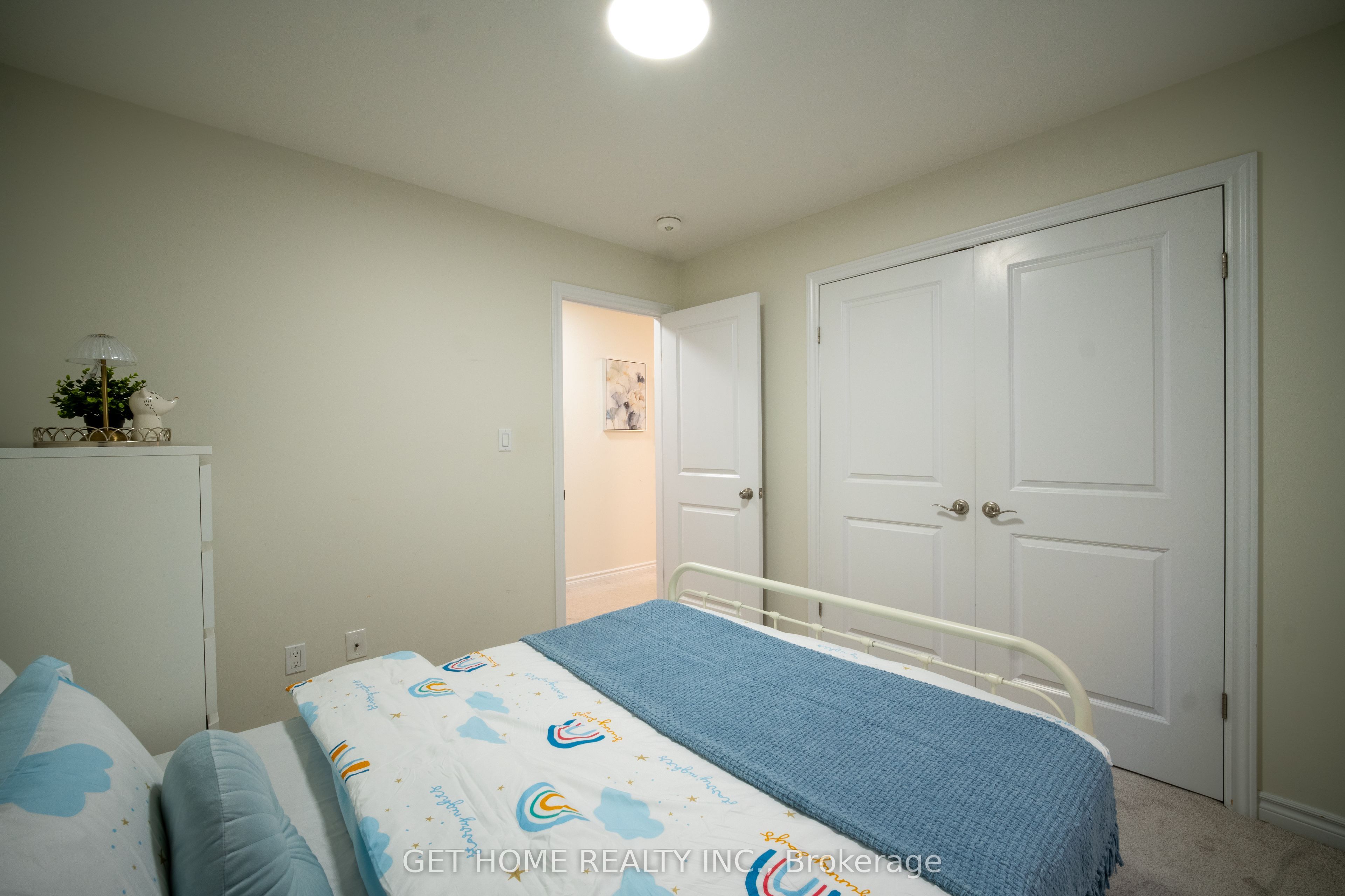 541 Starwood Drive Upper Property Photo 33