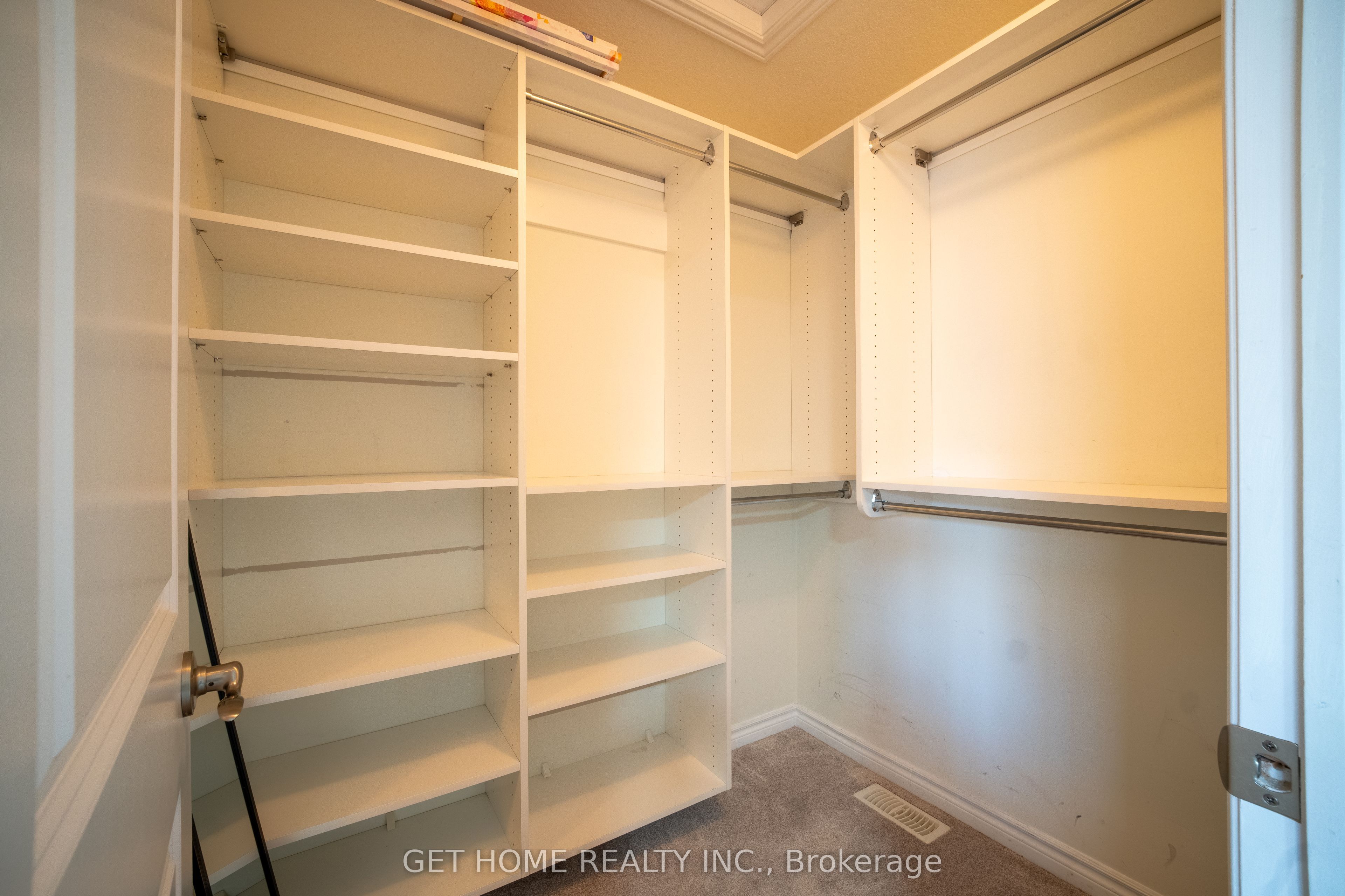 541 Starwood Drive Upper Property Photo 35