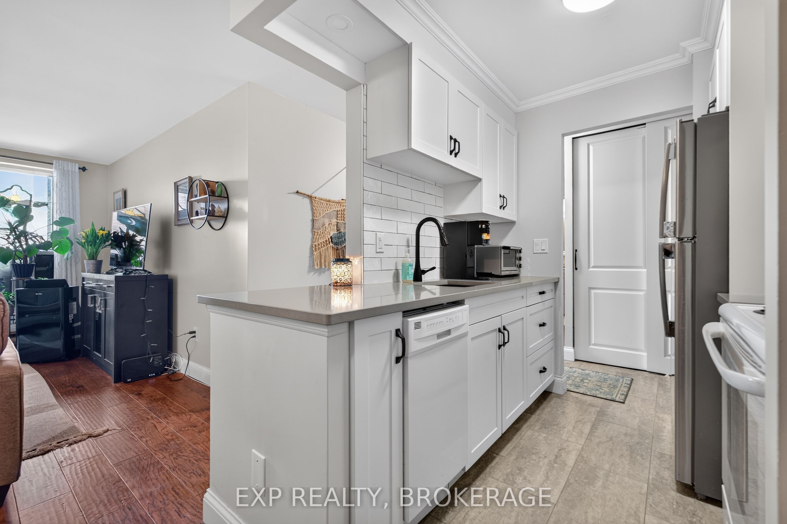 334 Queen Mary Road 308 Property Photo 12