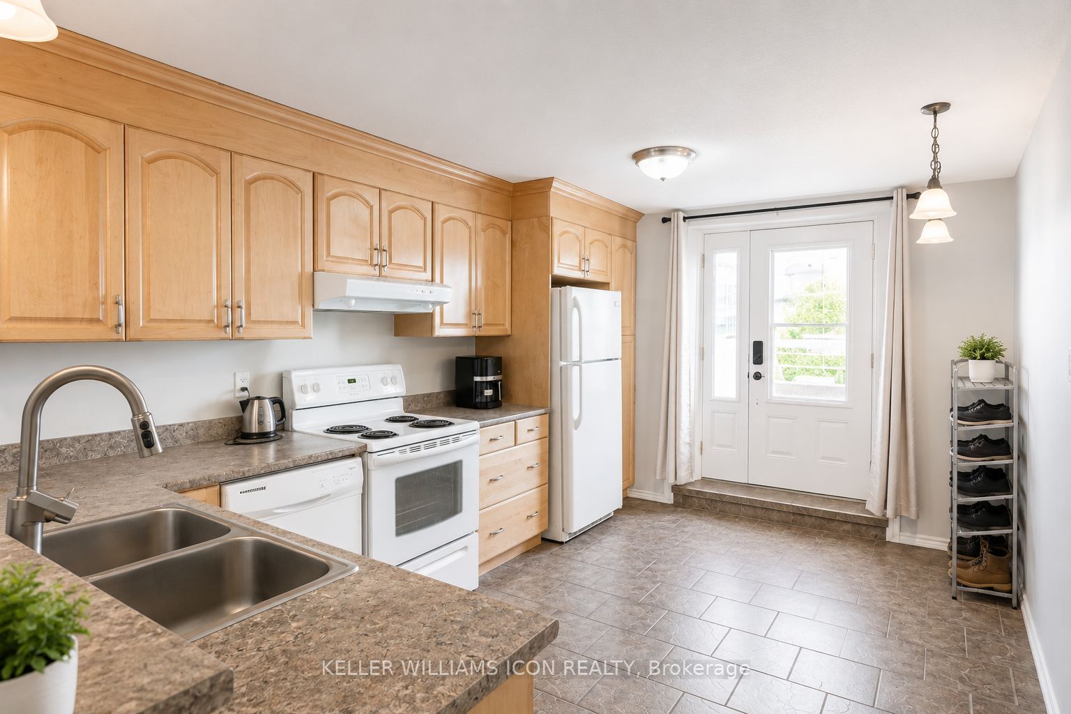 313 Savard Avenue Property Photo 28