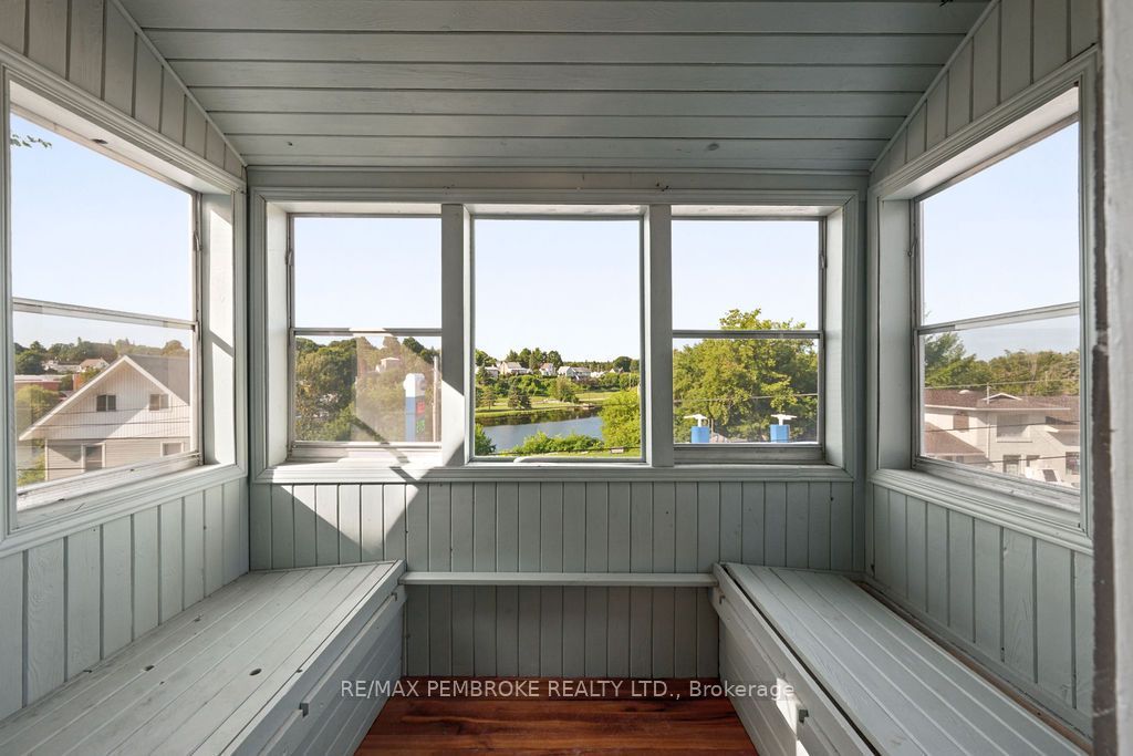131 Bonnechere Street W Property Photo 23