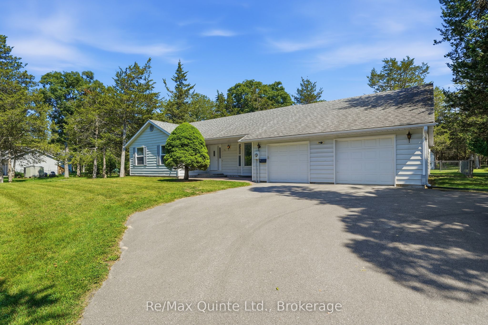 1076 Massassauga Road Property Photo 2